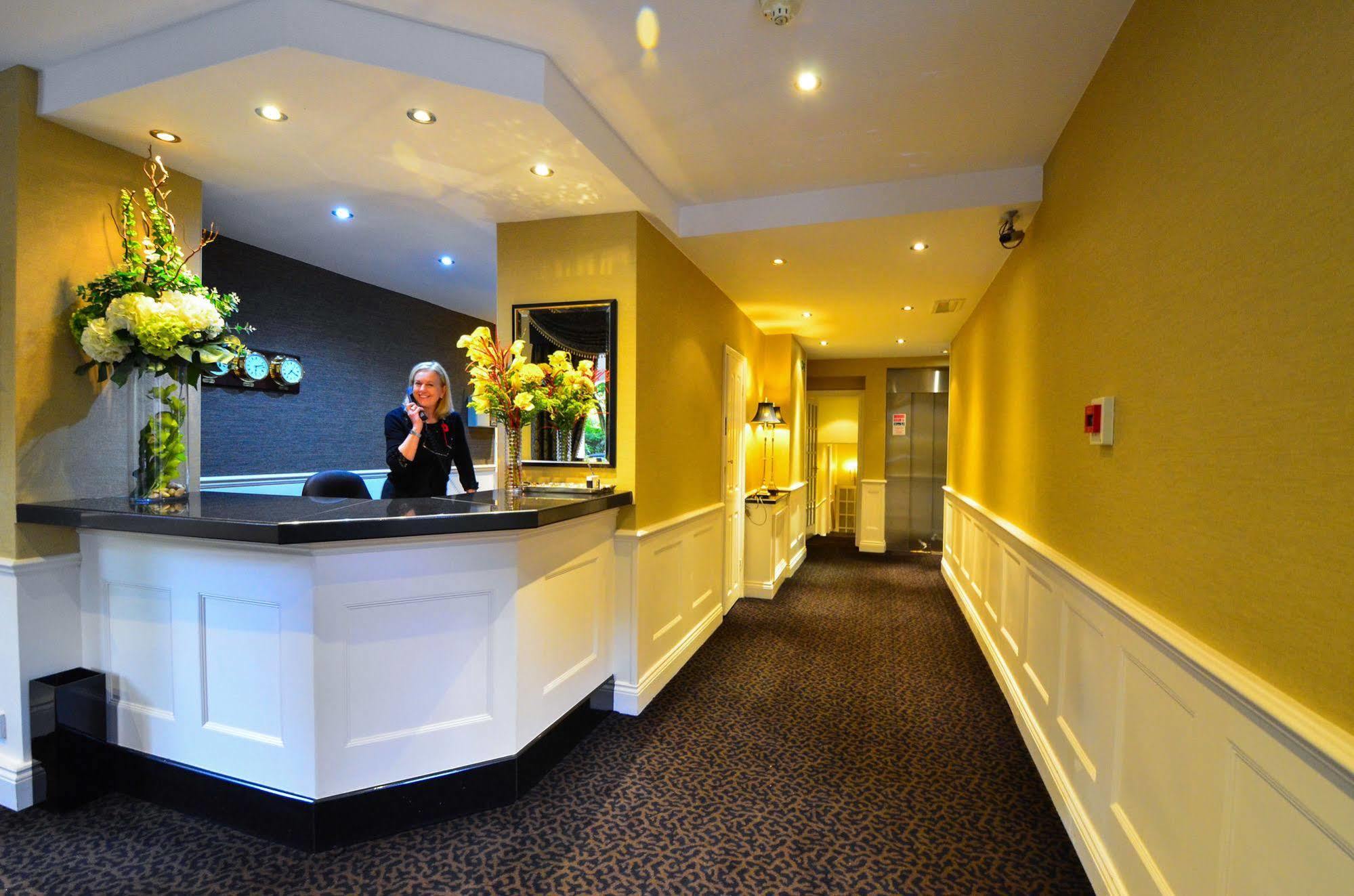 Collingham Serviced Aparthotel 4*