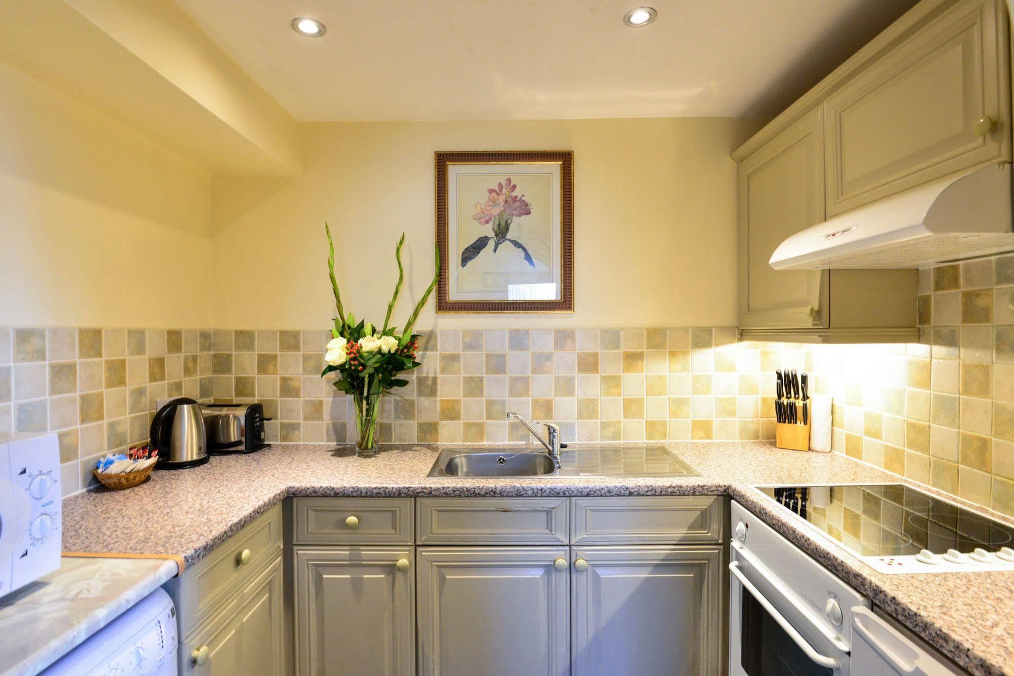 Aparthotel Collingham Serviced