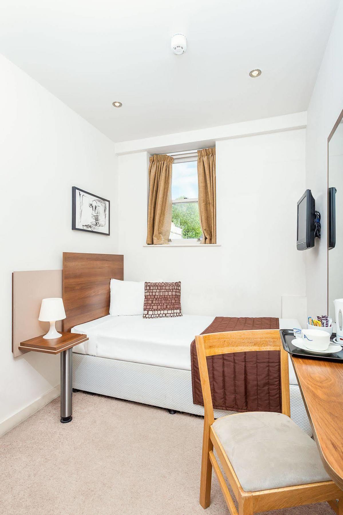 Avni Kensington 3* Londen