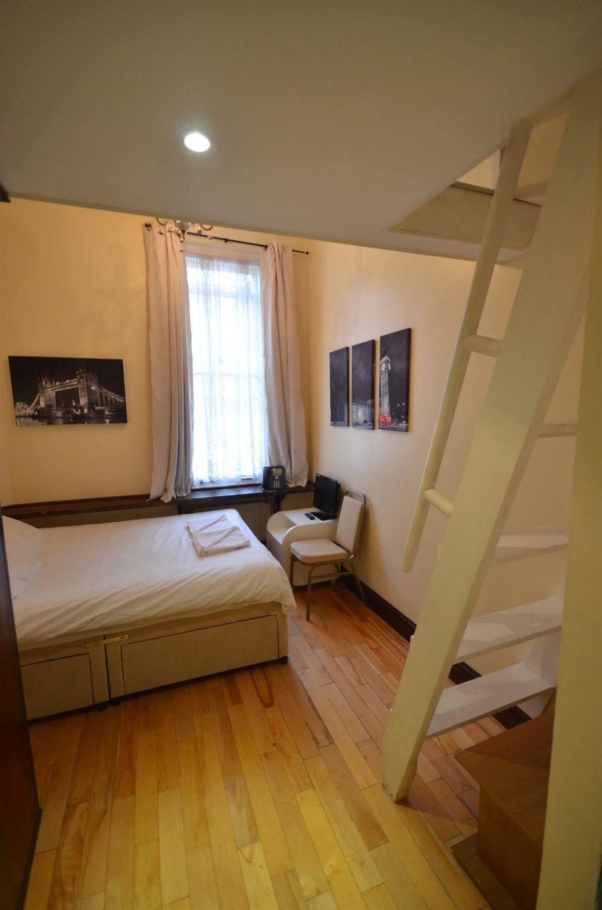 Appart hôtel West Brompton Studios 4*