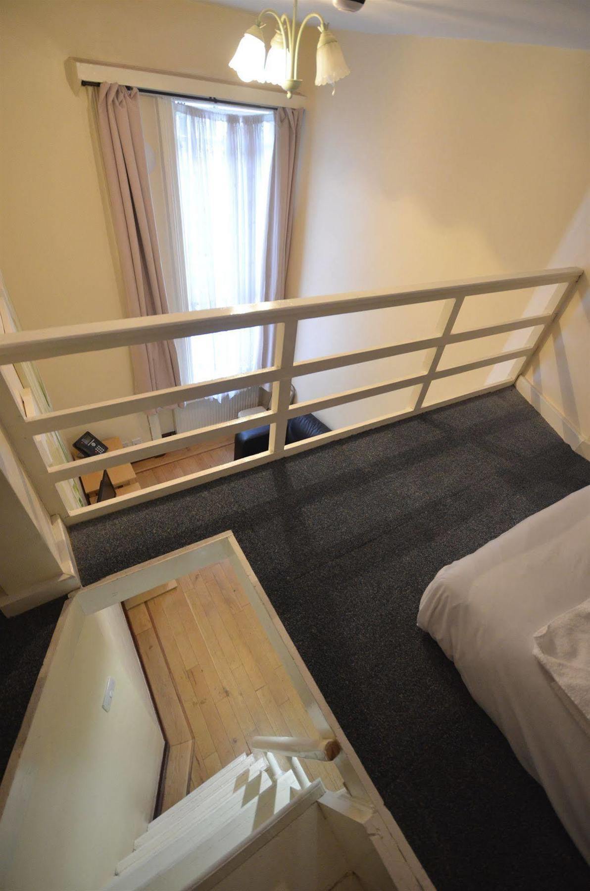West Brompton Studios 4*