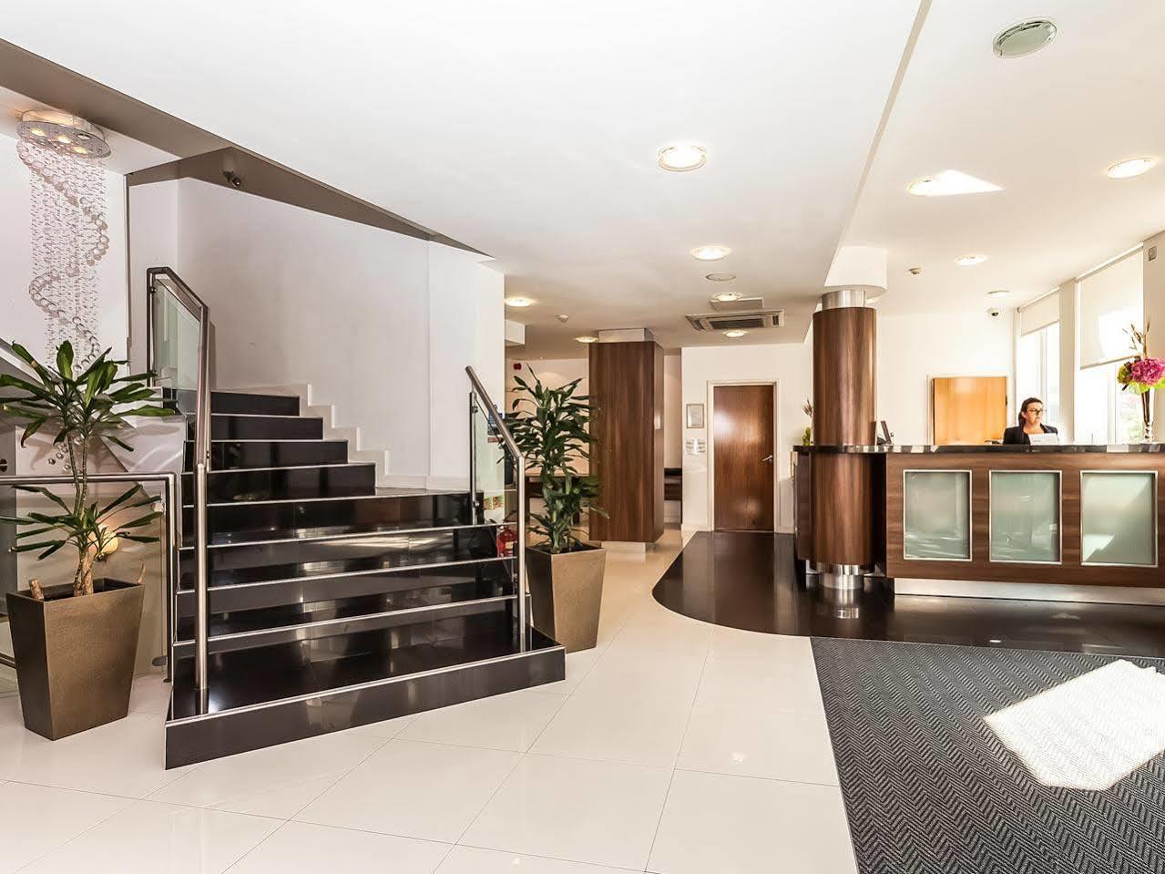 Ambassadors Hotel 3*