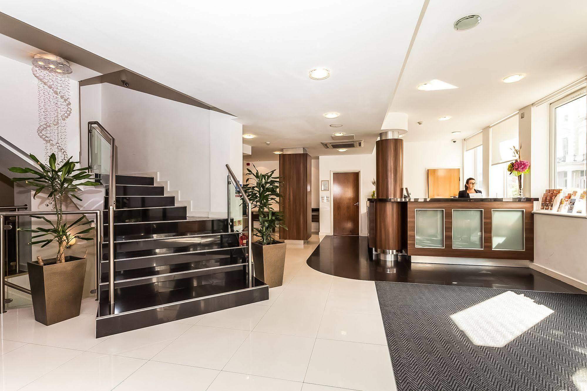 Hotel Ambassadors 3*