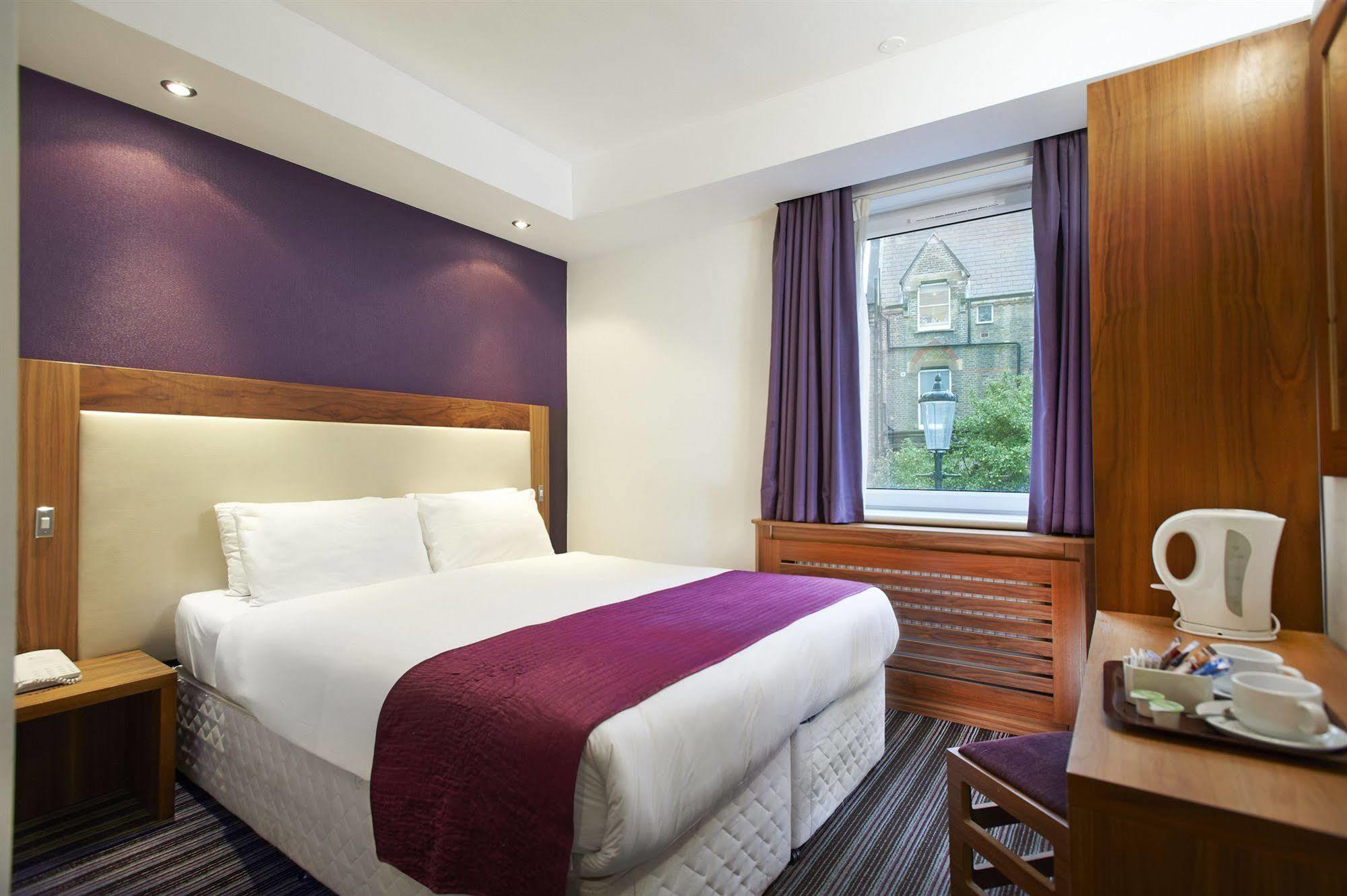 Hotel Ambassadors 3*