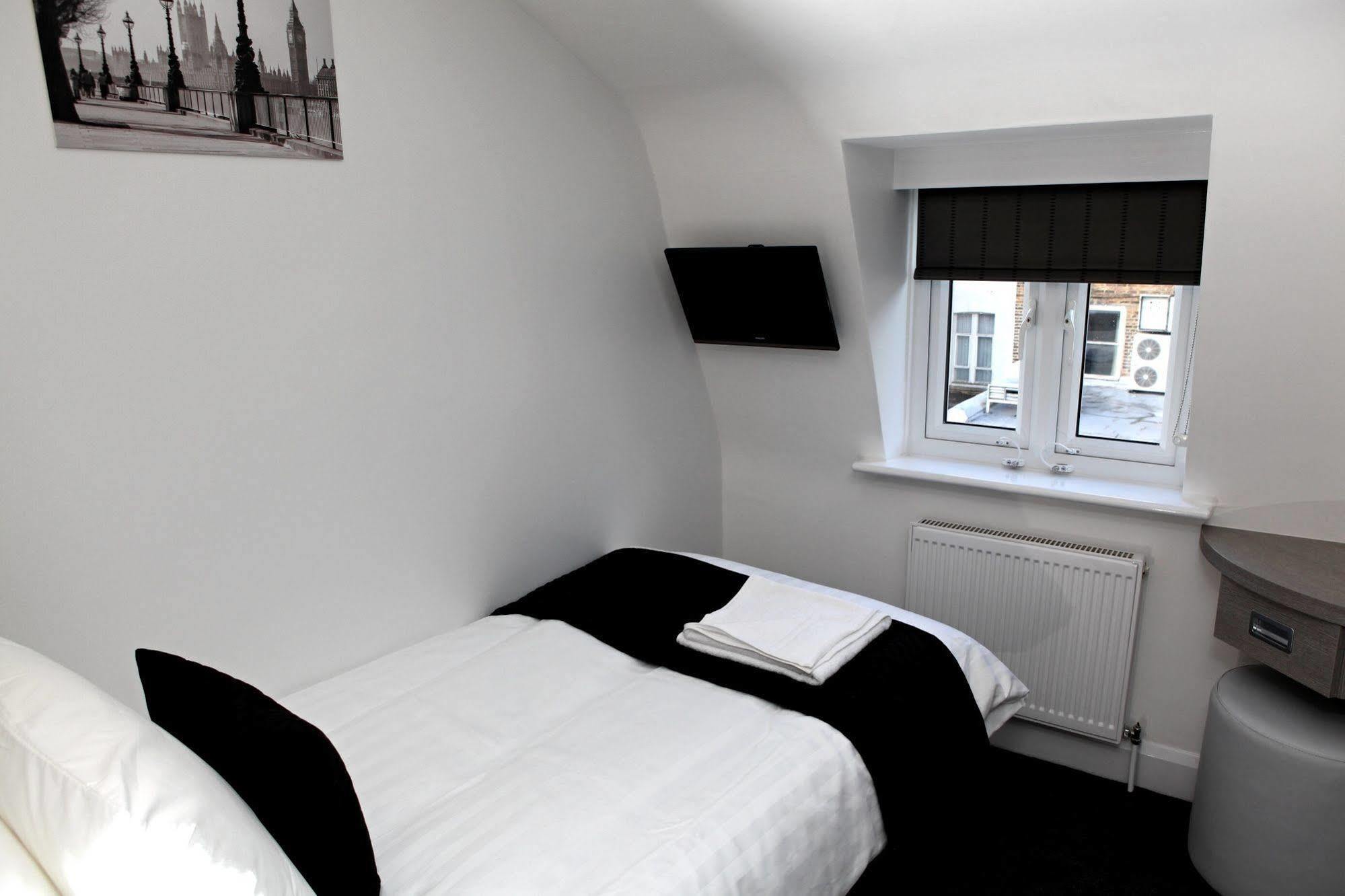 The Omega Hotel 3*