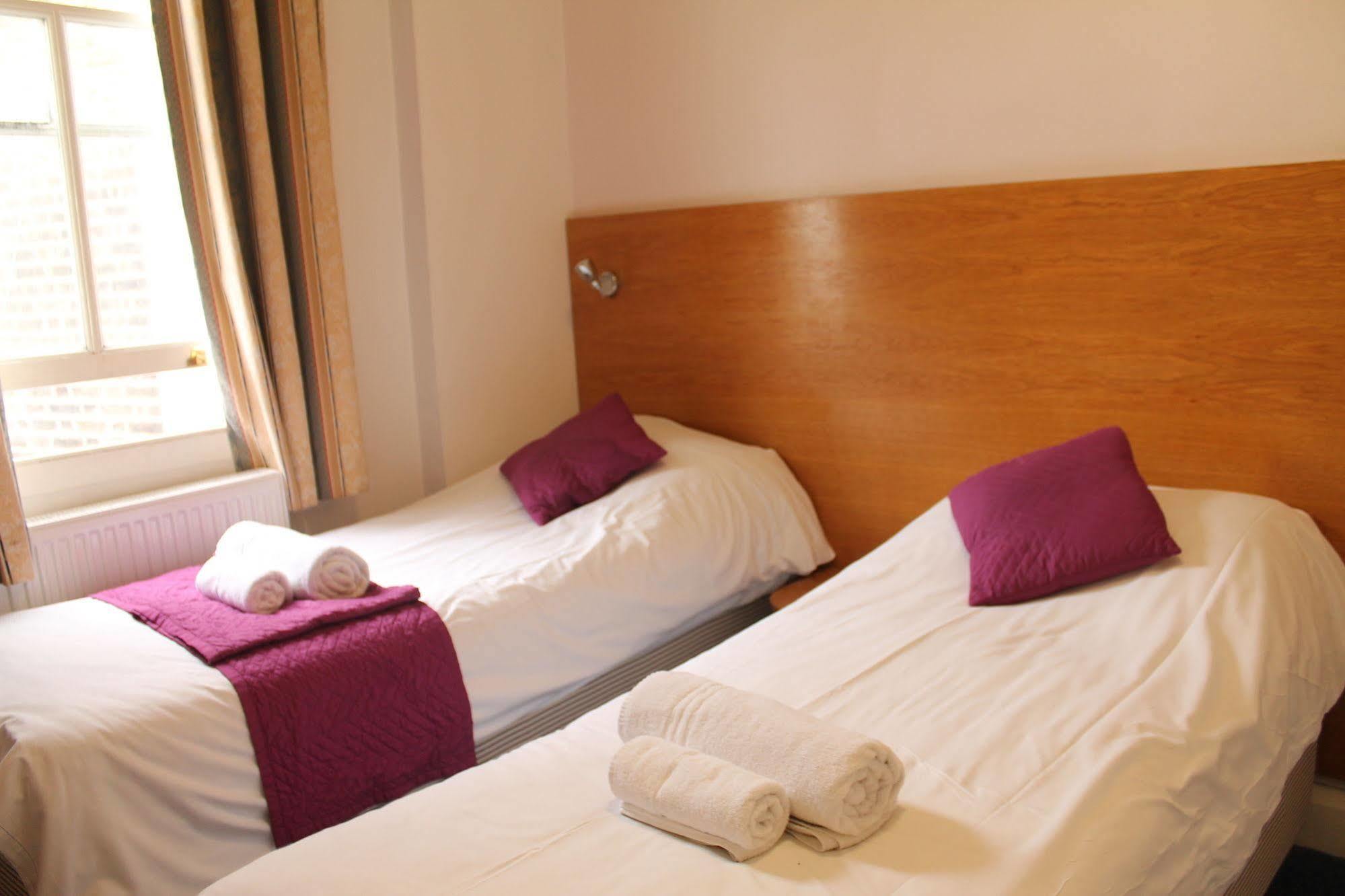 Oyo Bakers Victoria Hotel 3*