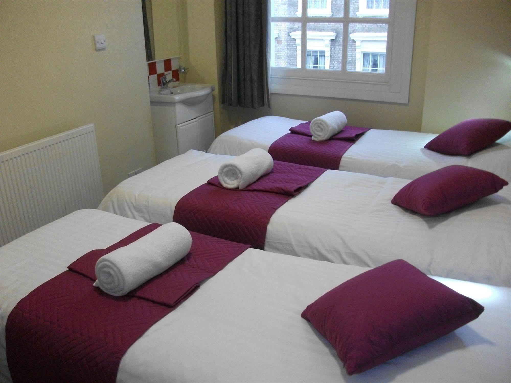 Oyo Bakers Victoria Hotel