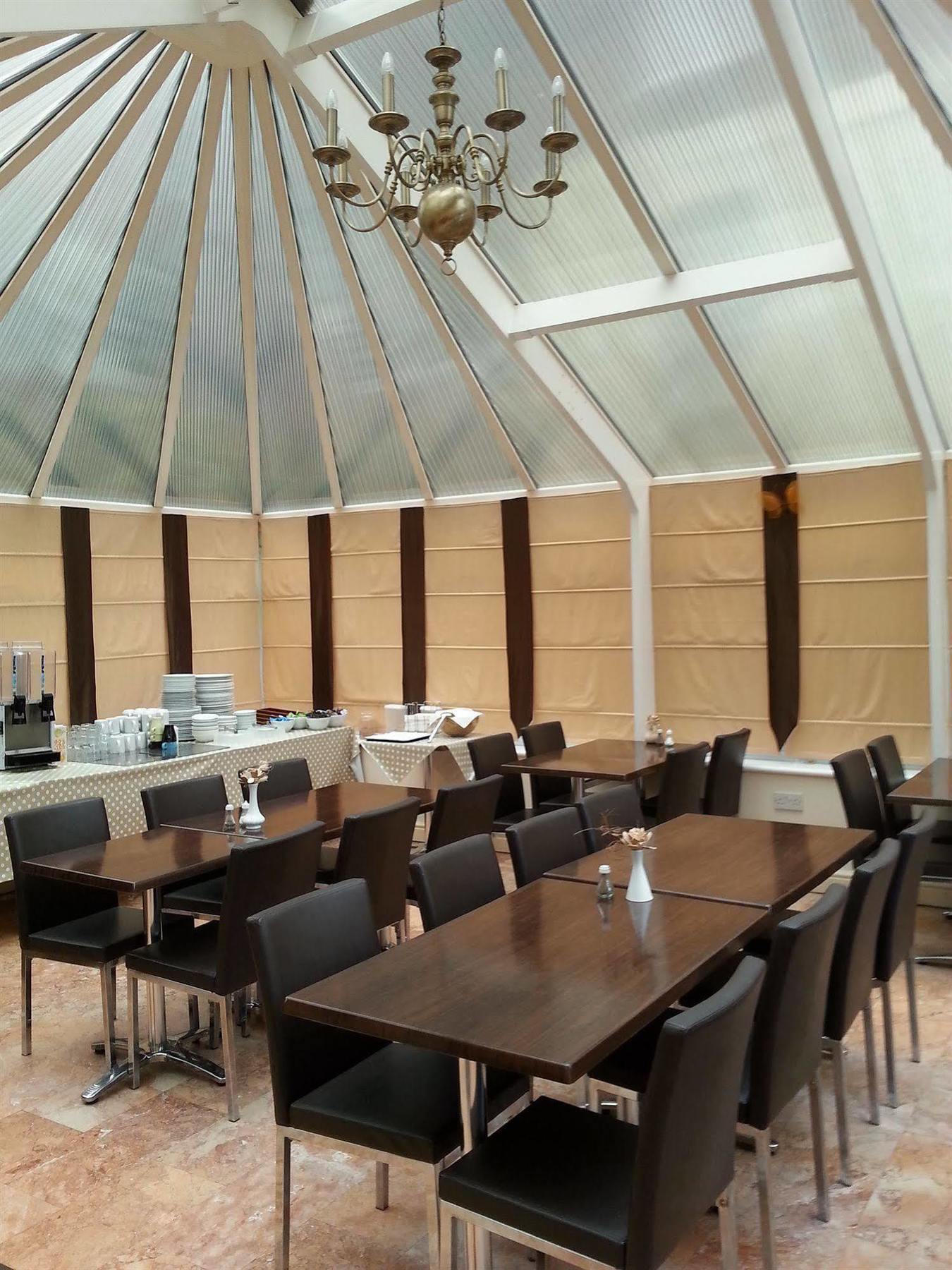 Corner House Hotel 3*