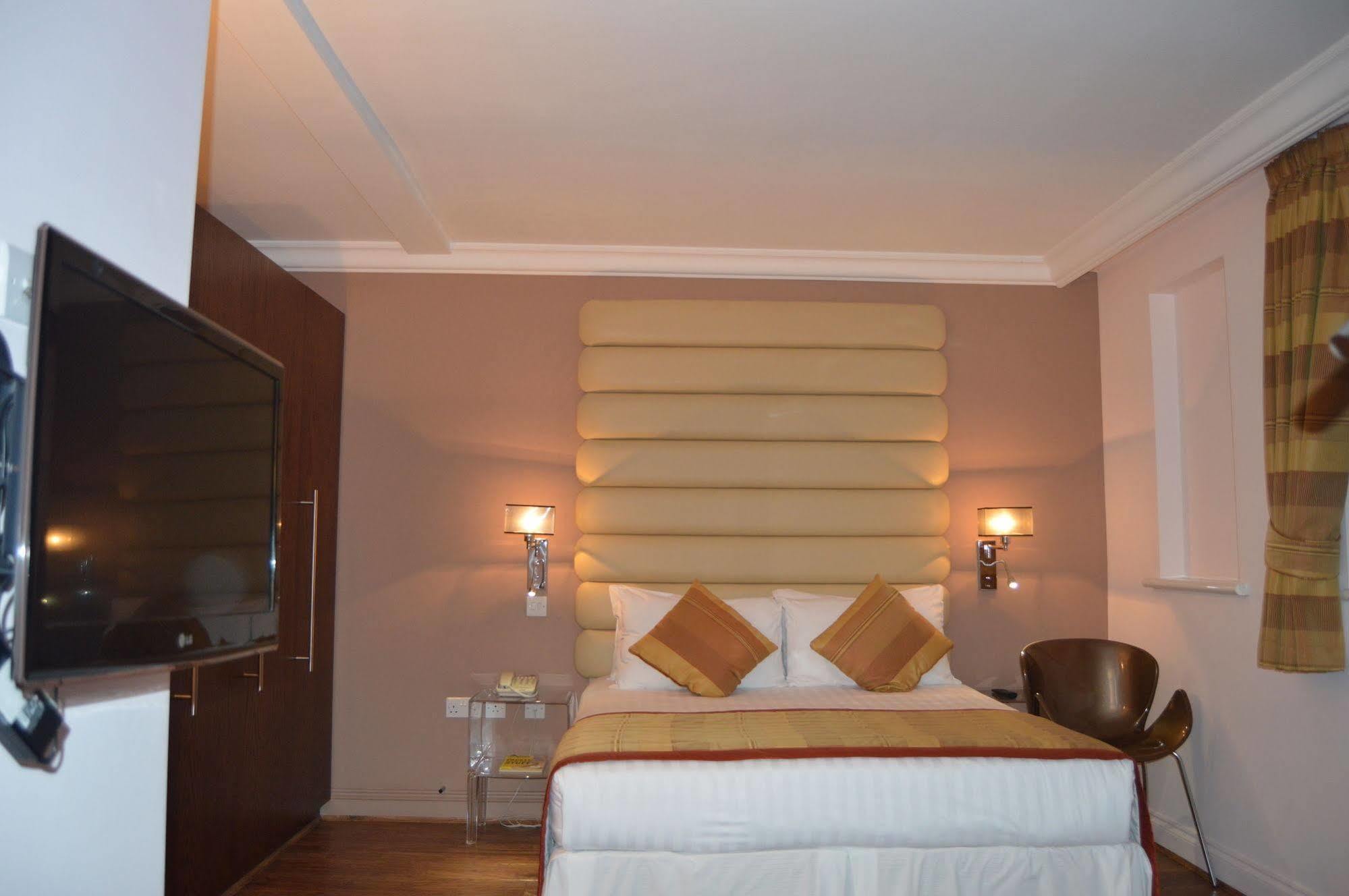 Holiday Villa Hotel Hotel Londres
