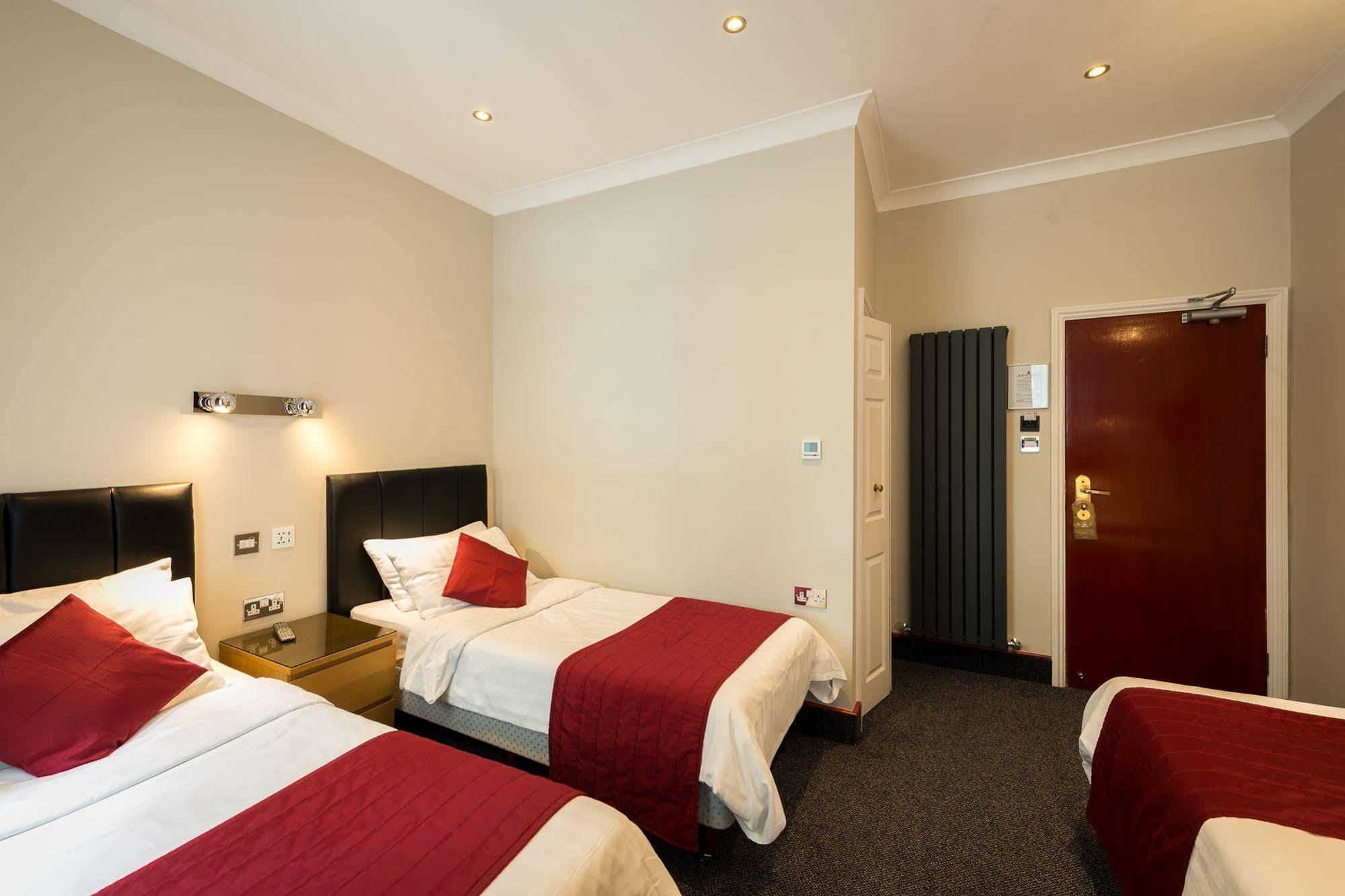 Adria 3* London