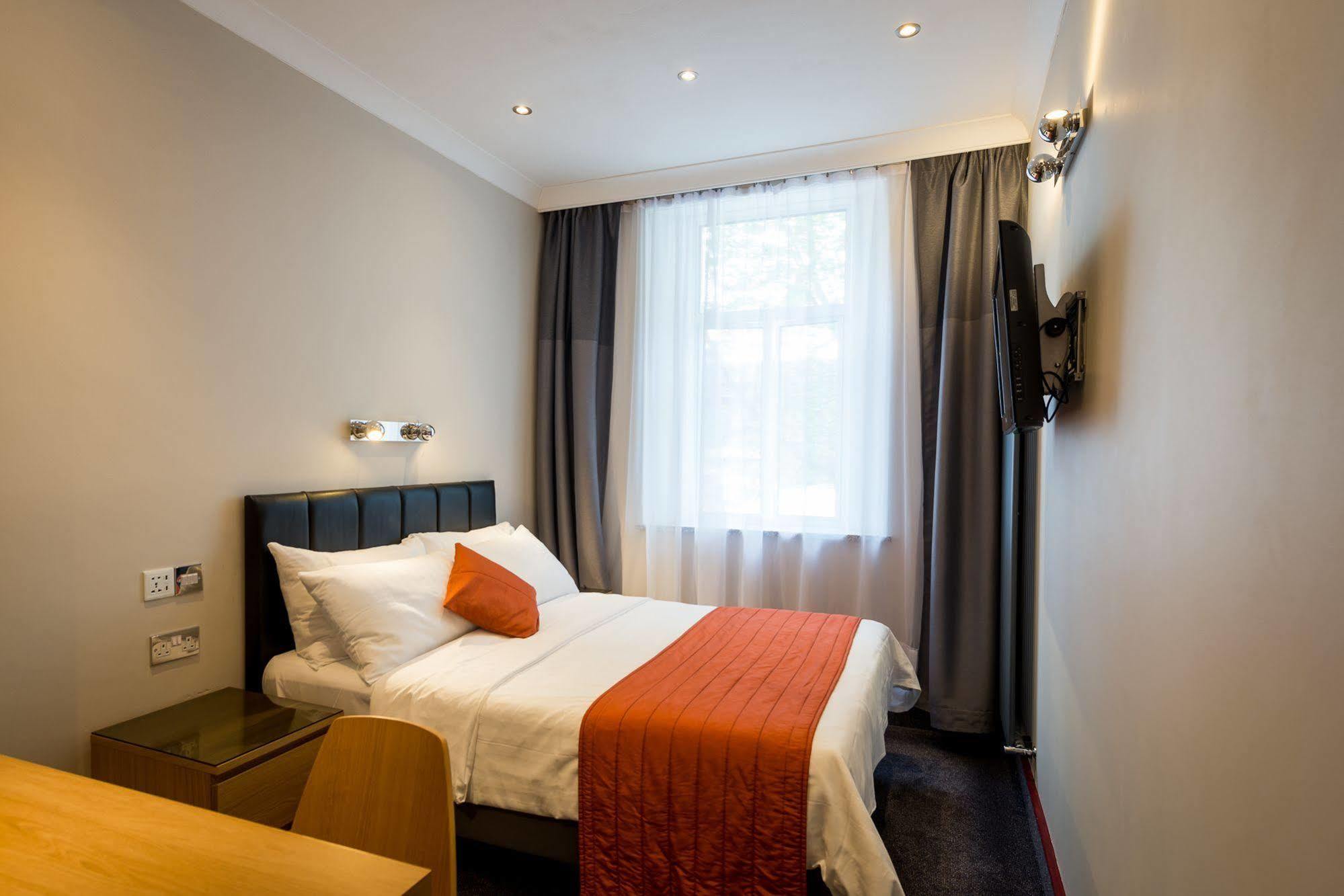 Hotel Adria London