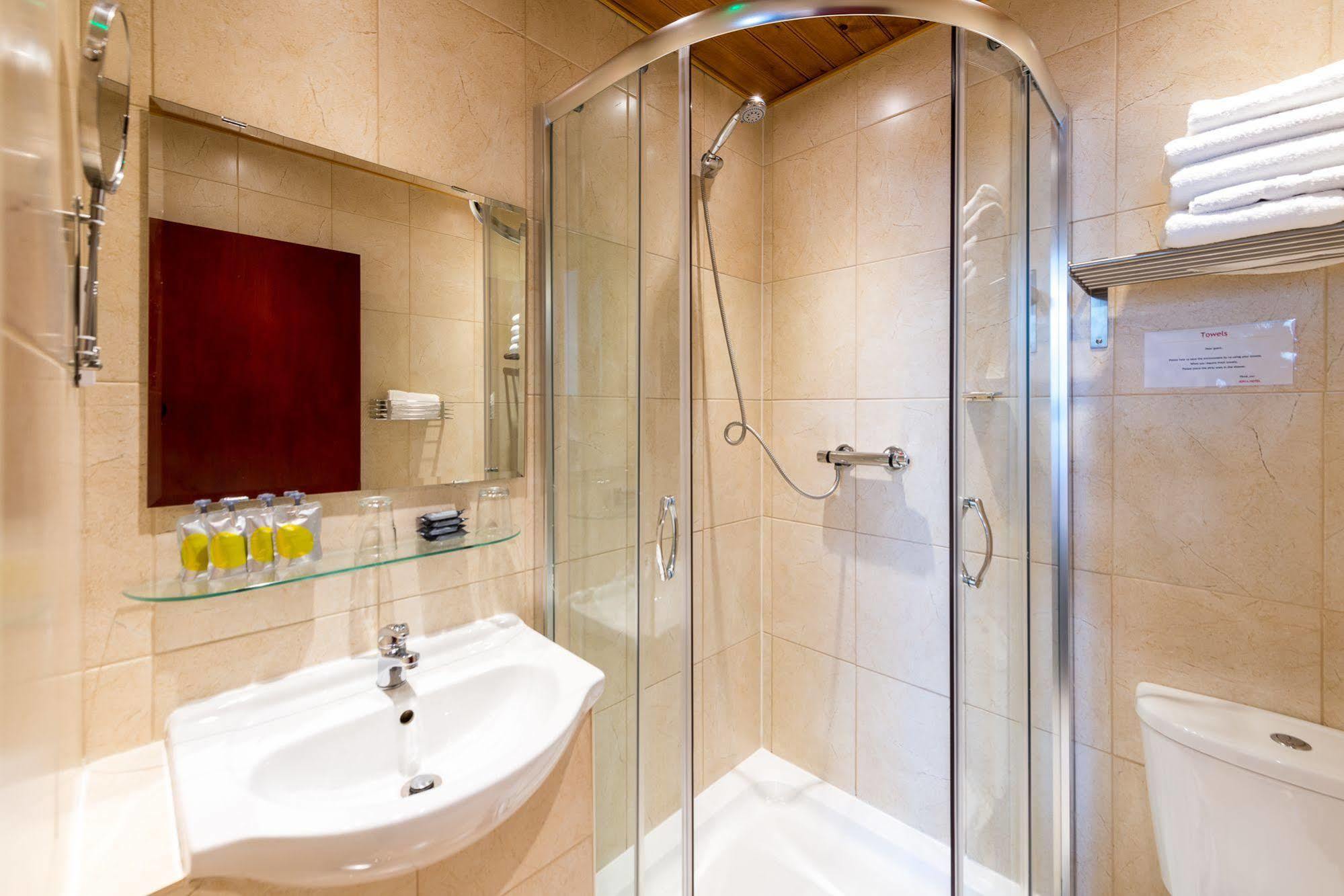 Adria Hotel London
