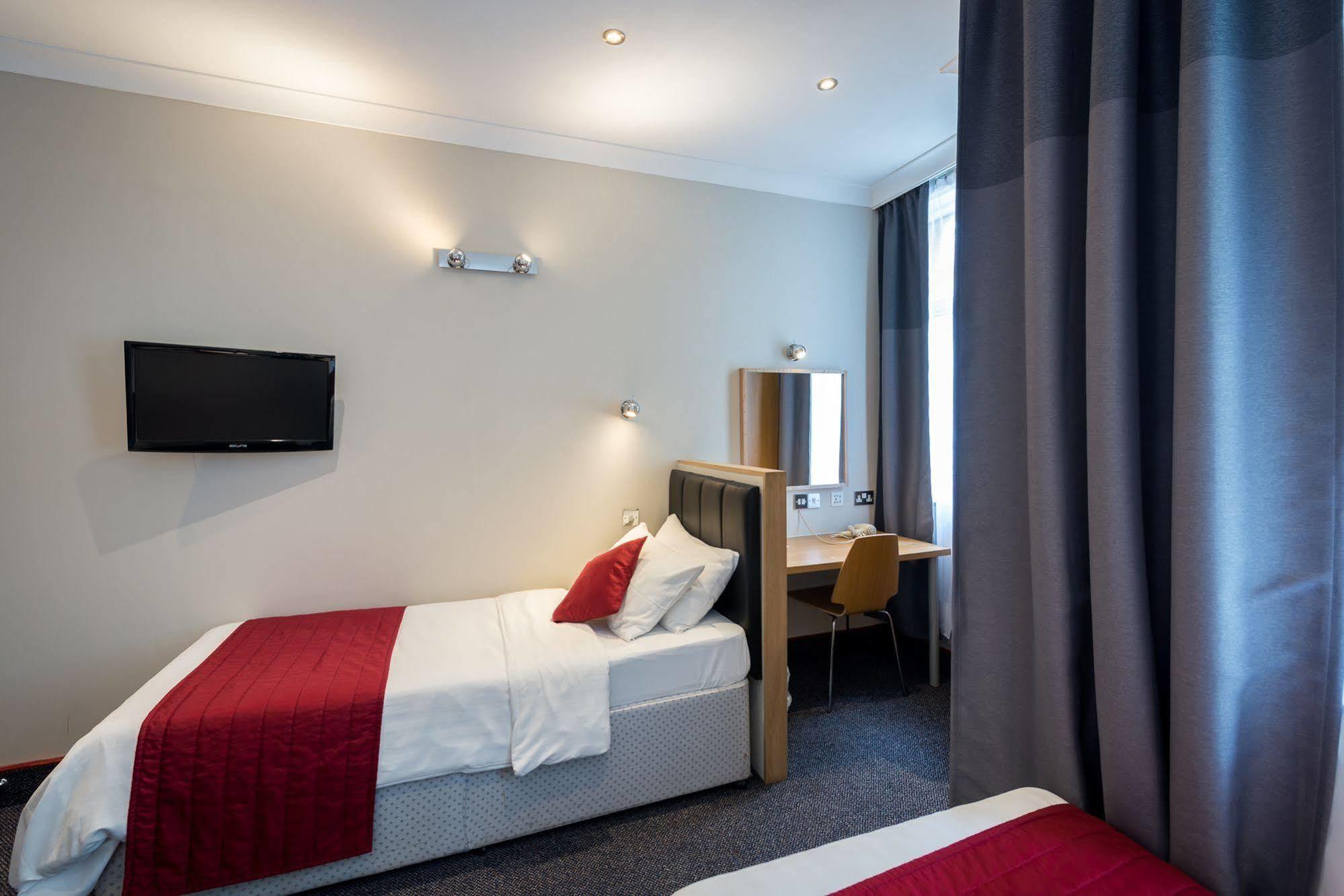 Adria Hotel London