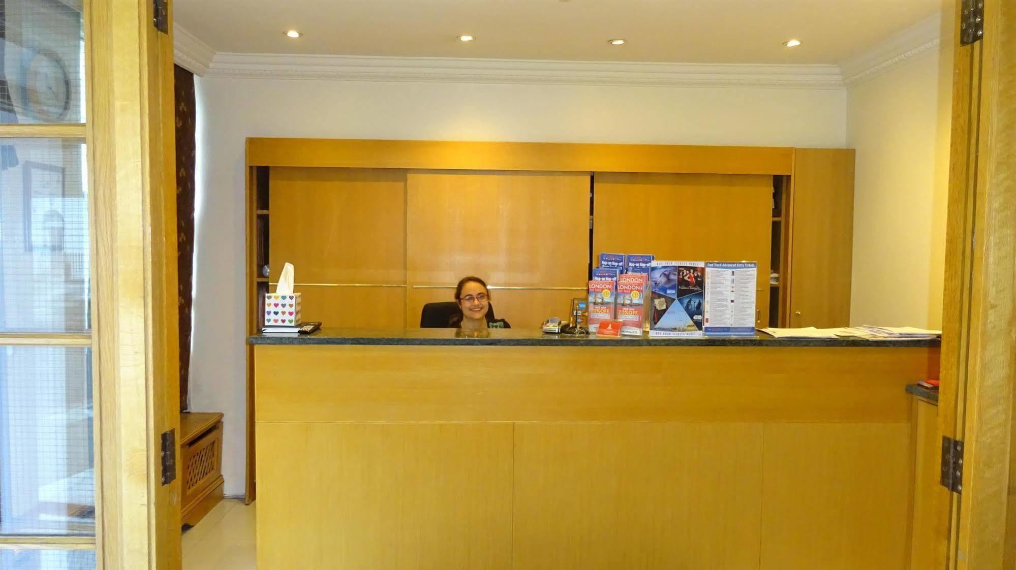 Hotel Americana 3*