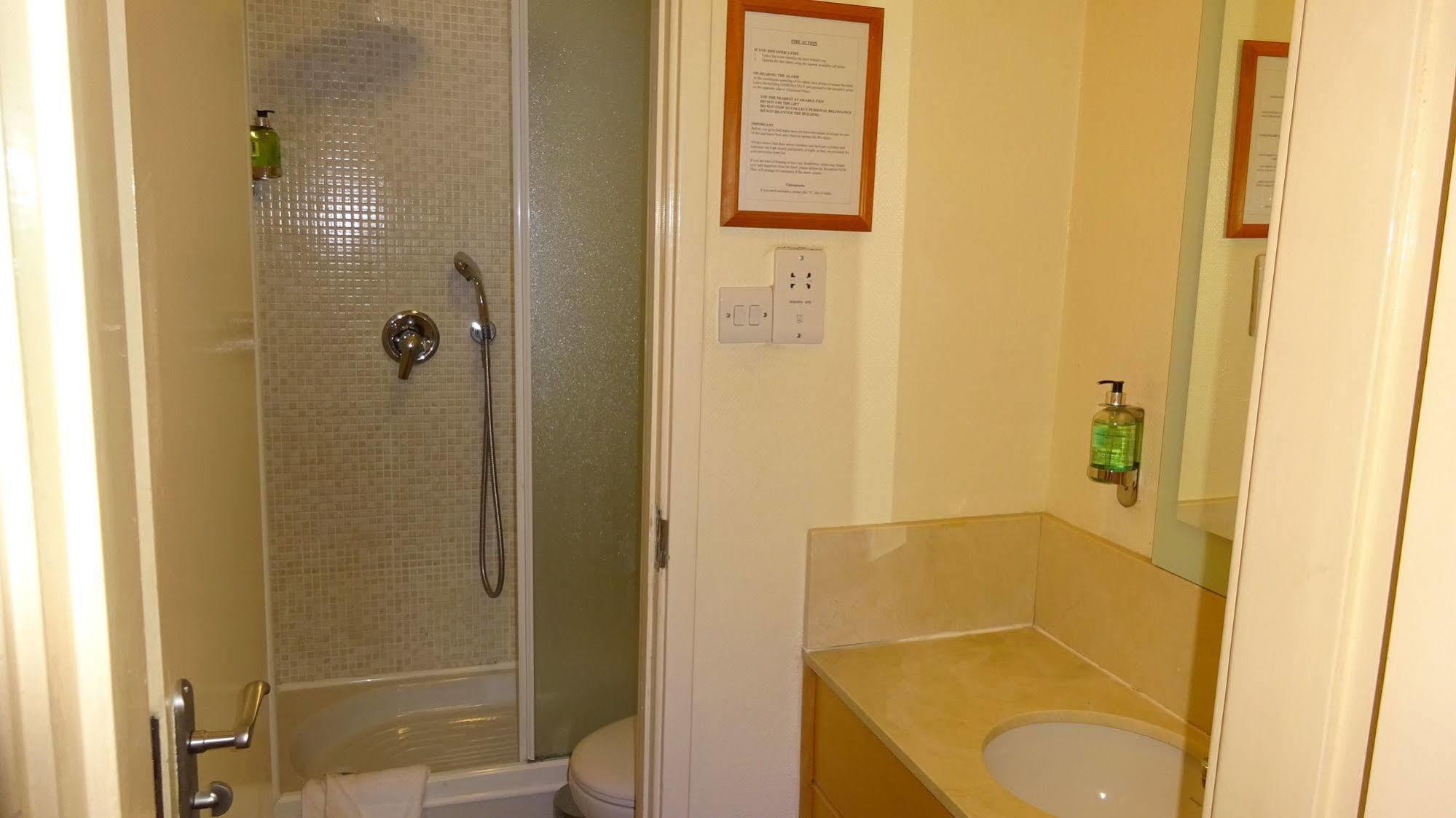 Americana Hotel