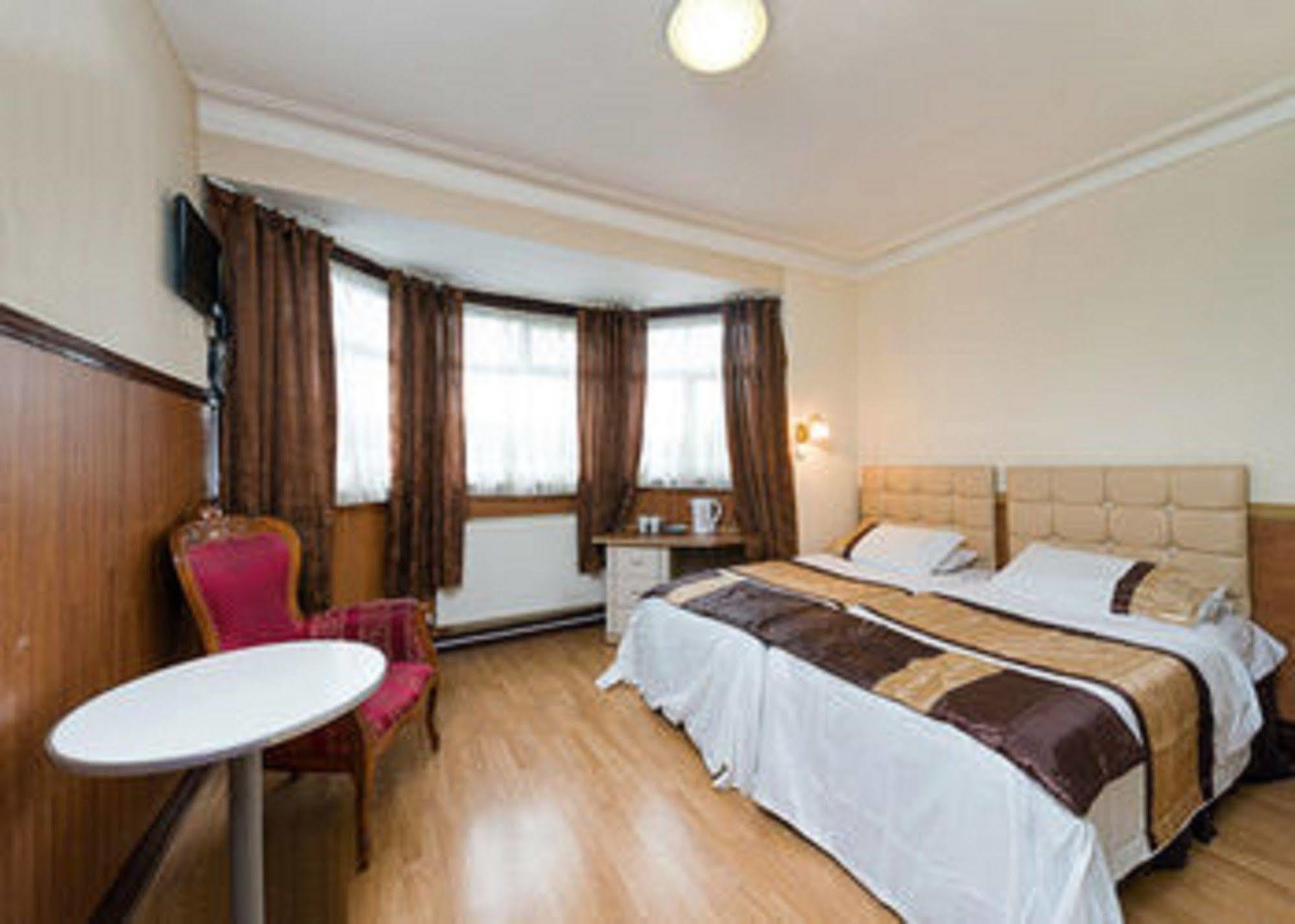 Alojamento de Acomodação e Pequeno-almoço Golders Green 5*