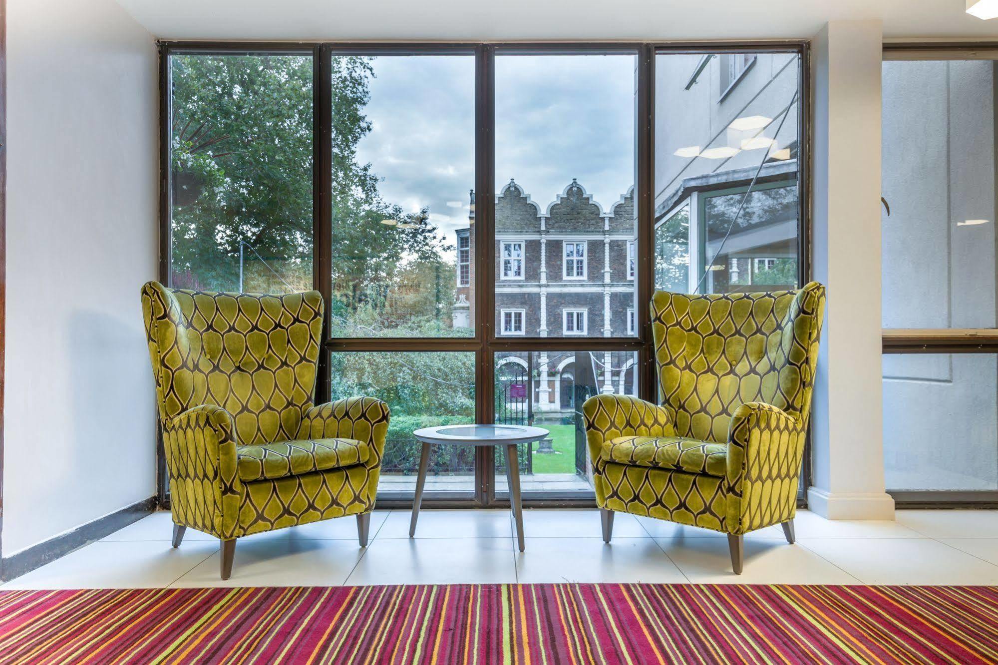 Hotel Yha Holland Park 4*