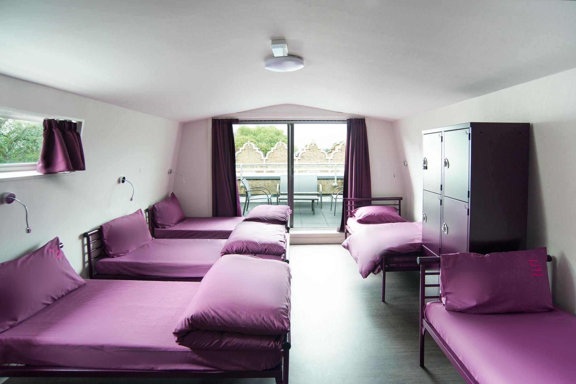 Yha Holland Park 4*