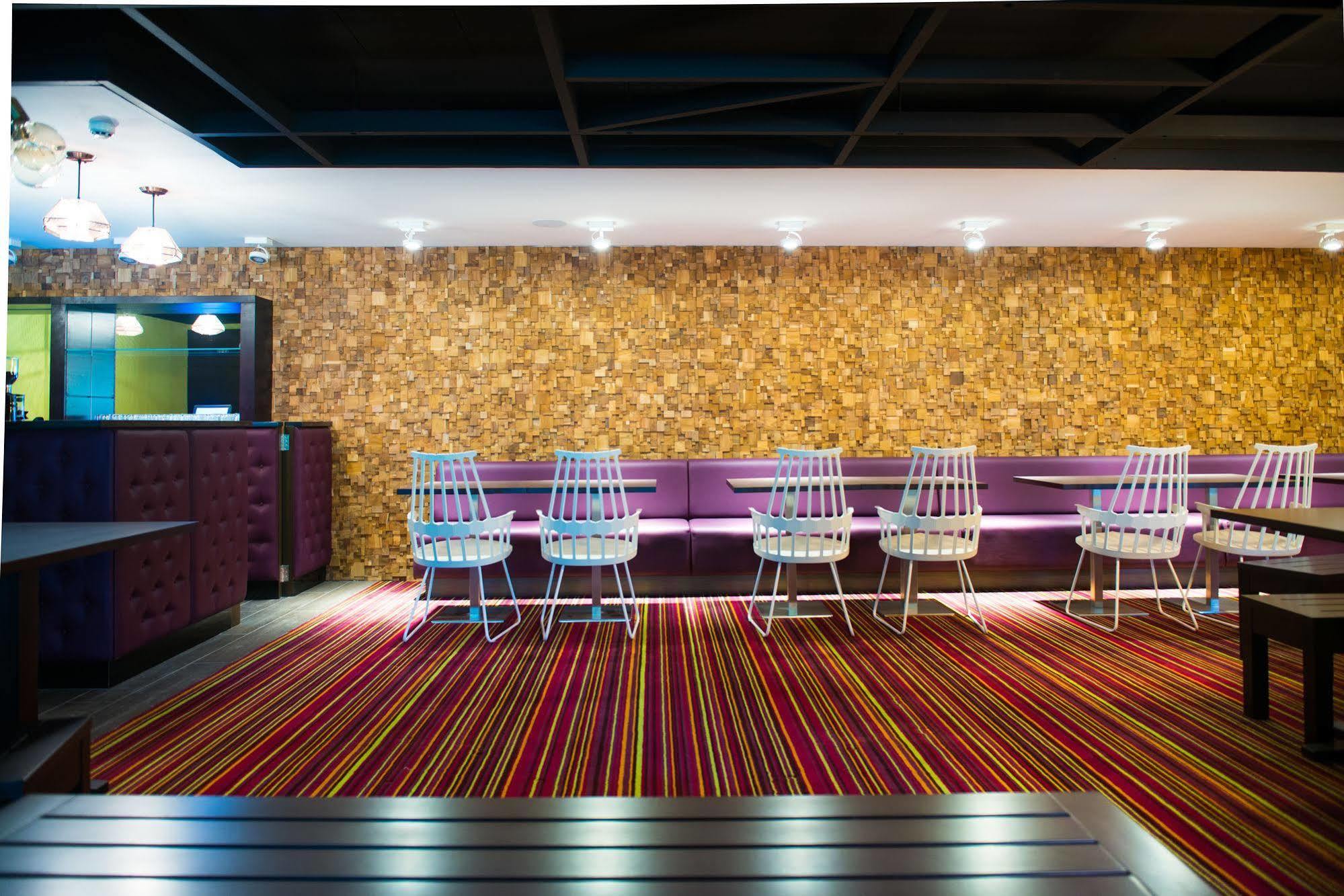 Yha Holland Park Hotel 4*