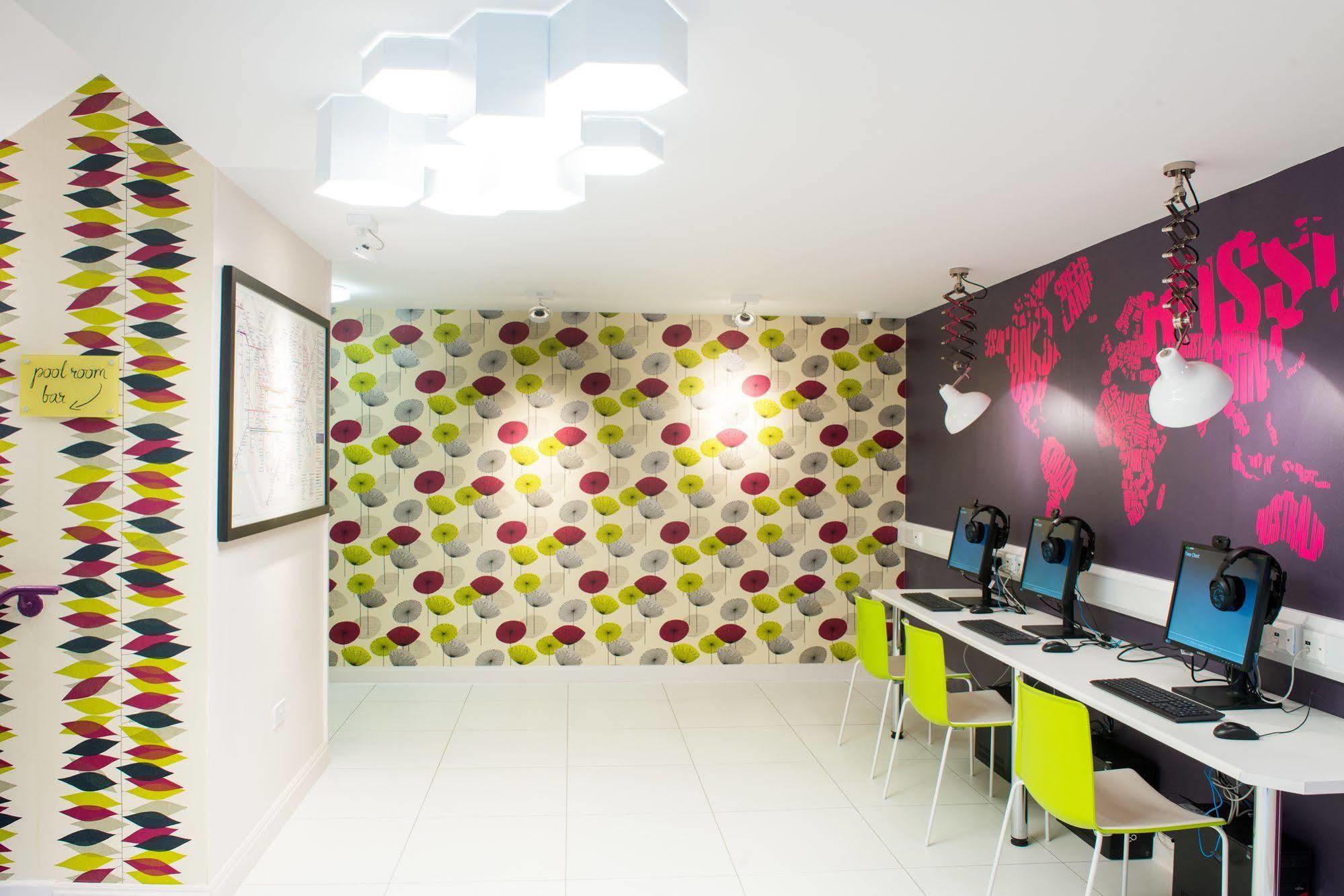 Yha Holland Park 4*