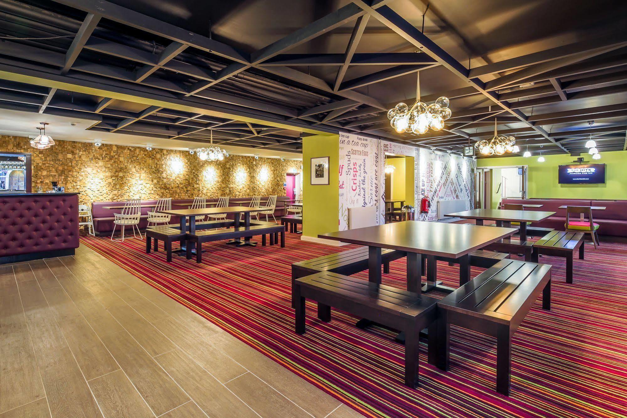 Yha Holland Park Hotel