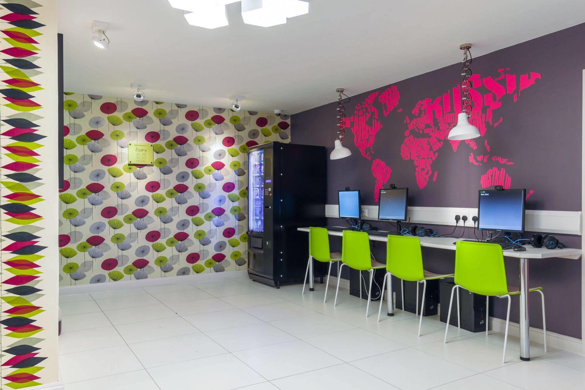Hotel Yha Holland Park 4*