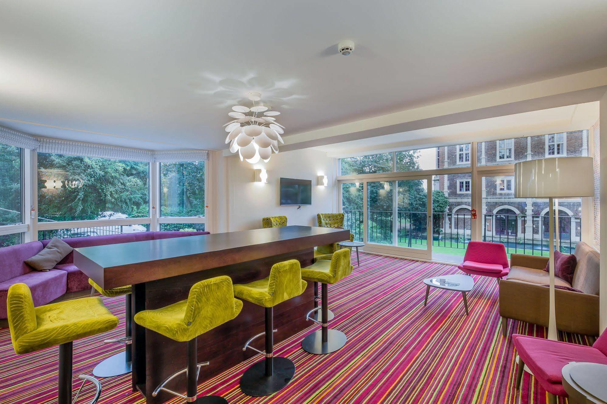 Yha Holland Park