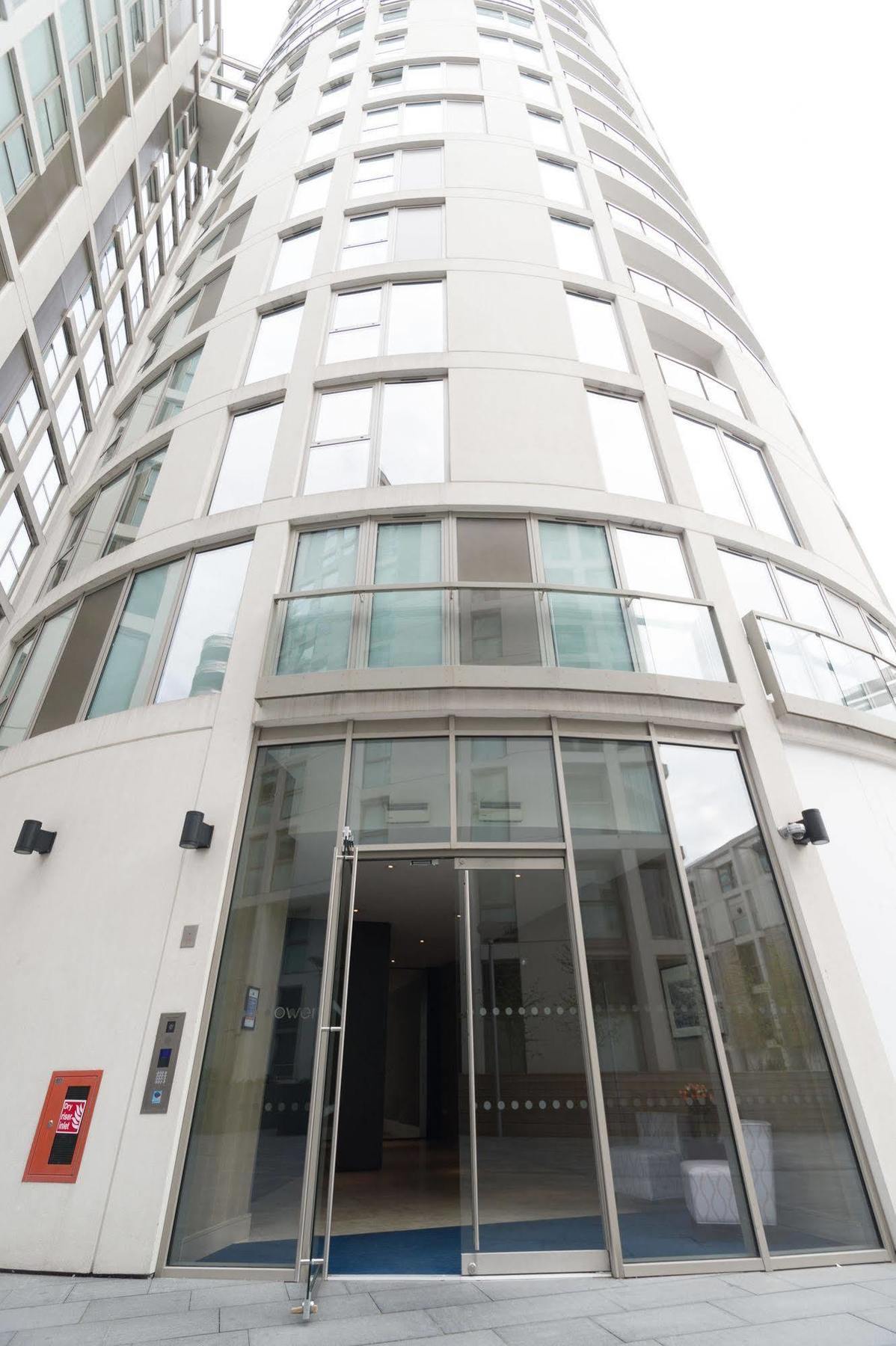Saco Canary Wharf - Trinity Tower Apartahotel Londres