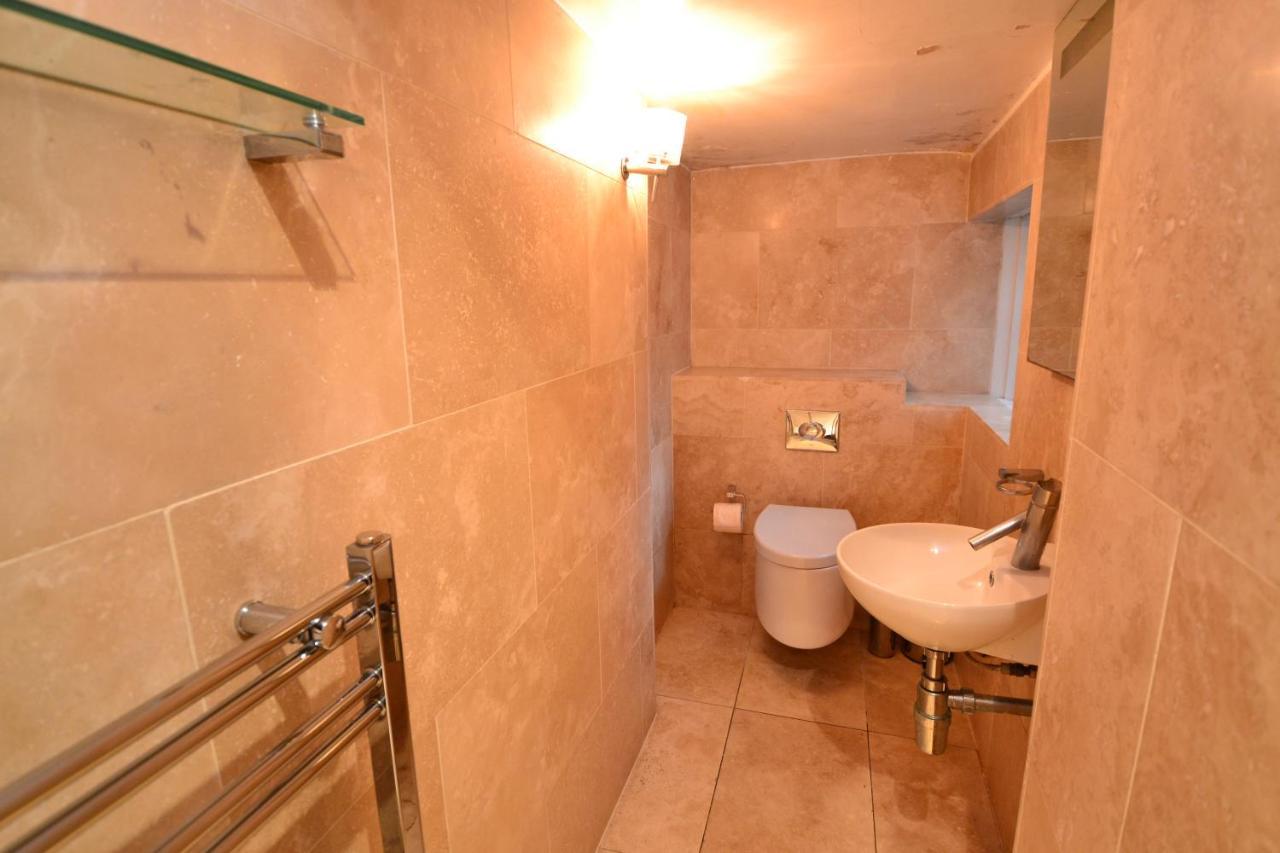 Sloane Square Apartment