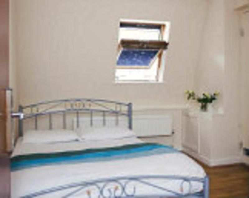Barkston Earls Court * London