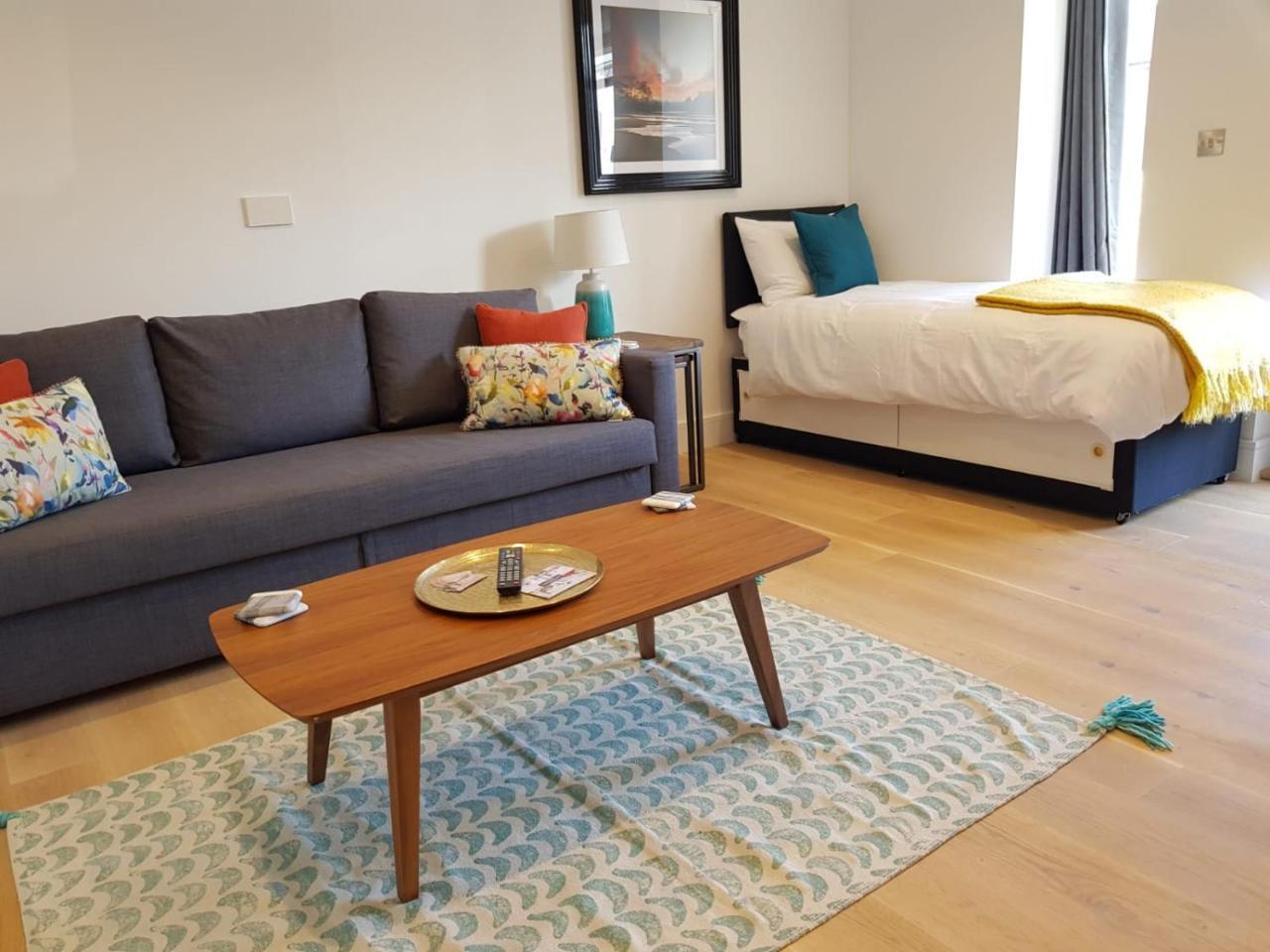 Stunning Ealing Apartment *