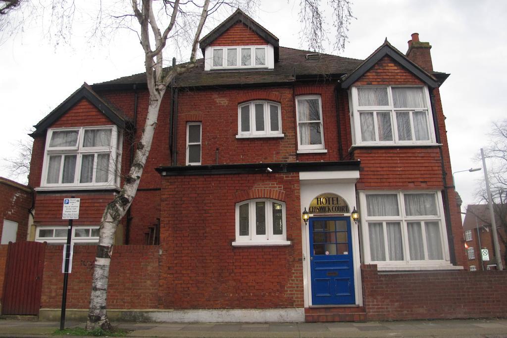 Casa de hóspedes Chiswick Court - *