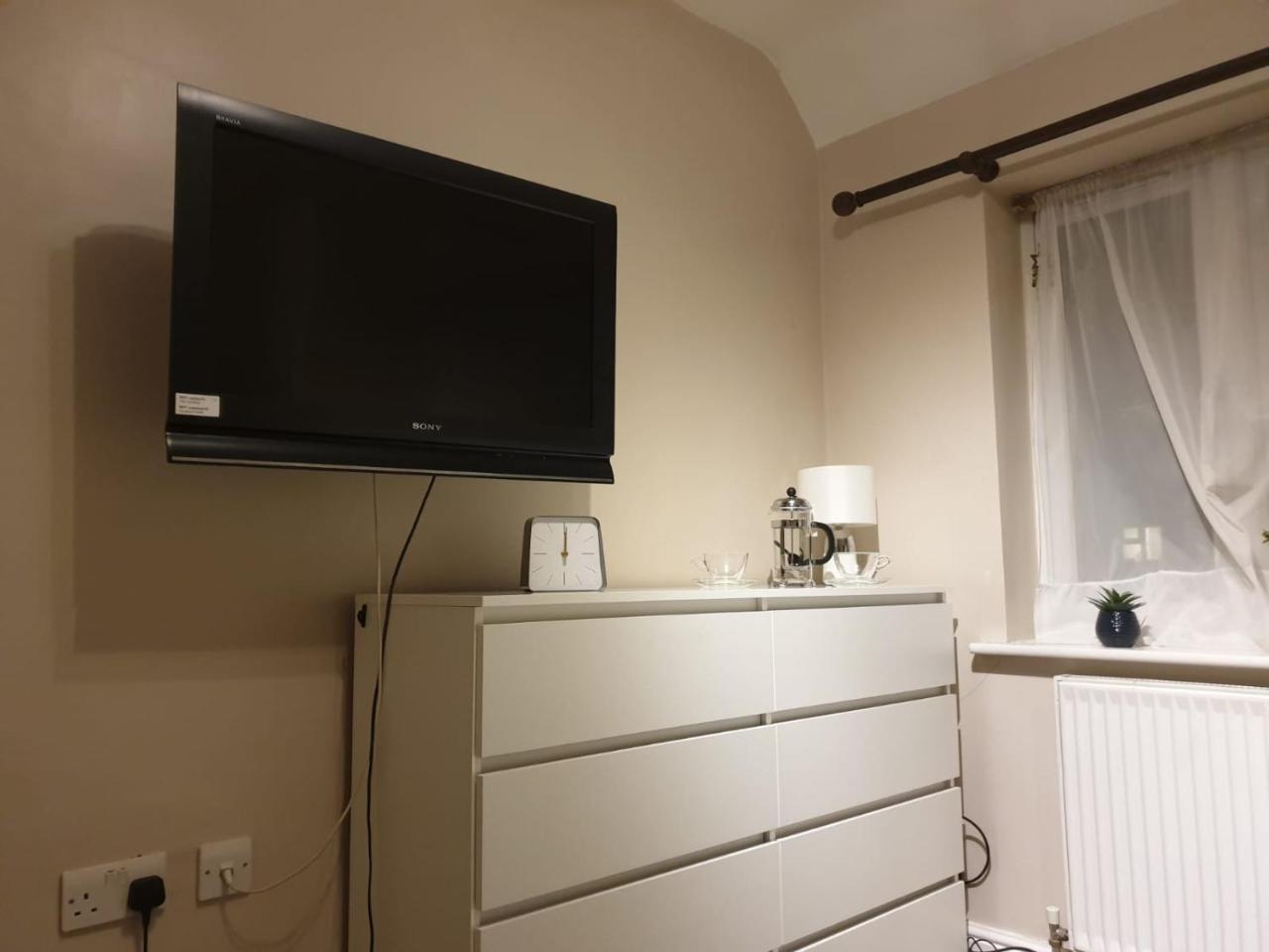Beautiful Near Excel Center * London