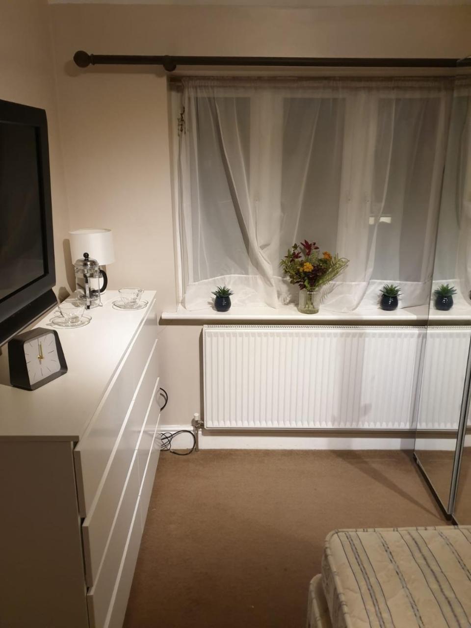 Beautiful Near Excel Center Homestay London