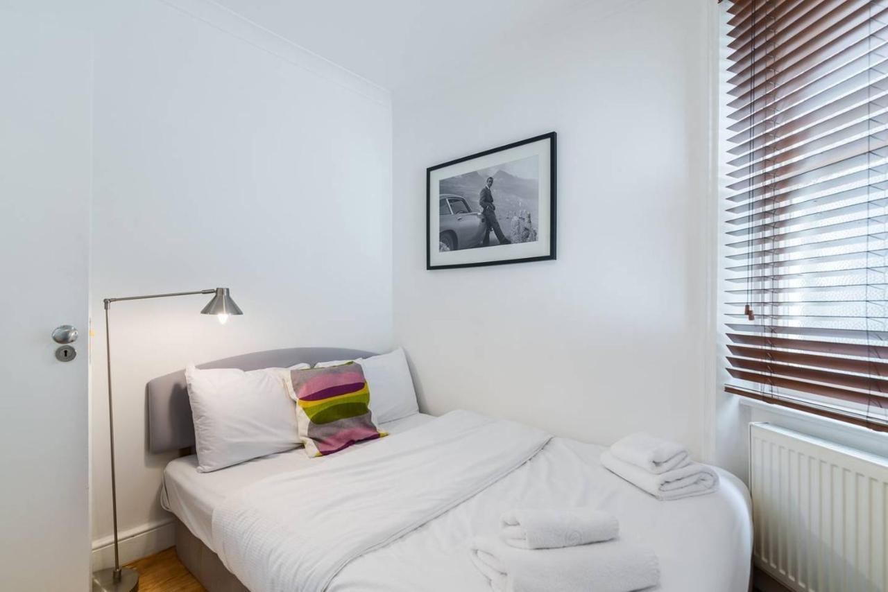 2br Spacious Flat In West Kensington Fits 6! Londen
