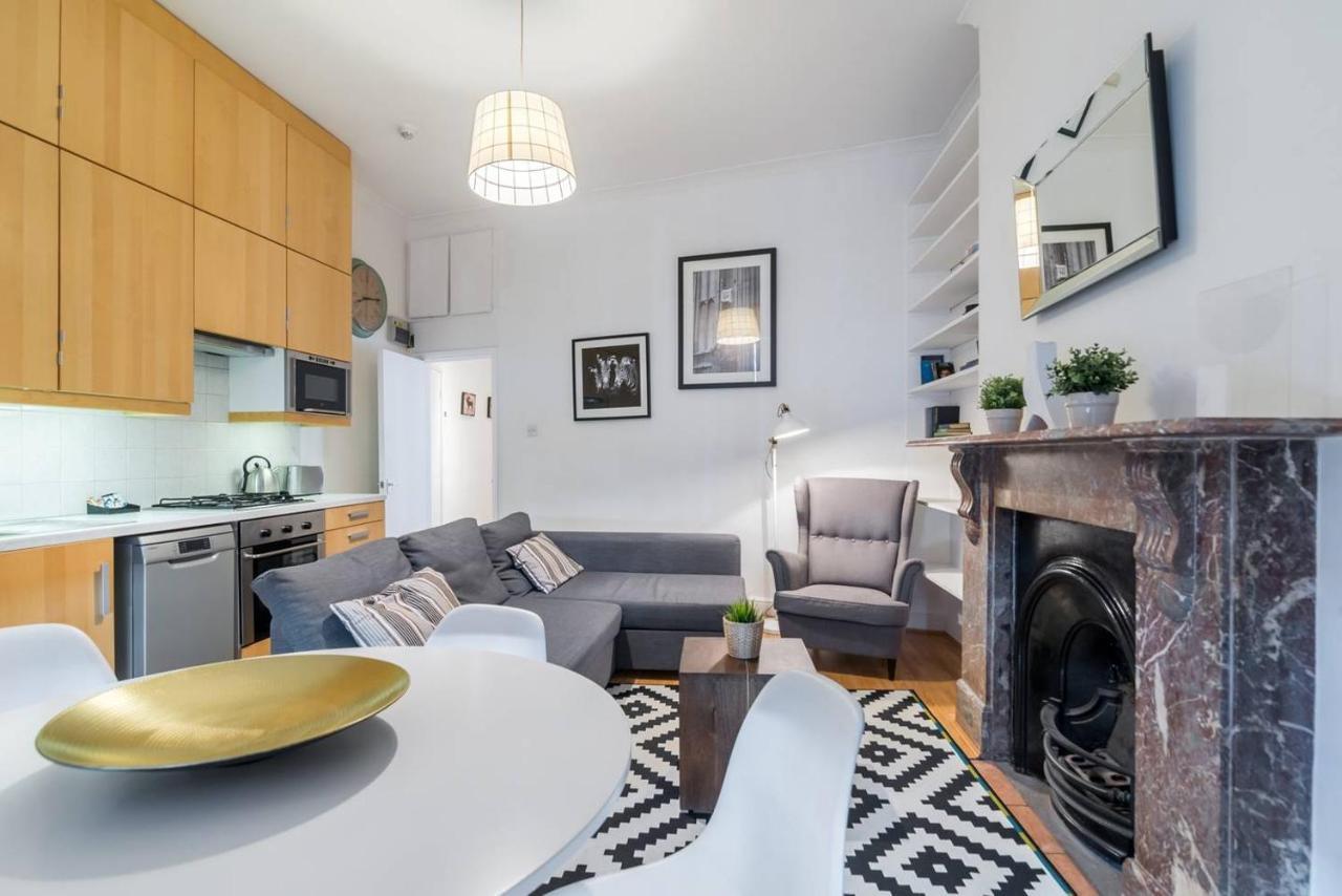 2br Spacious Flat In West Kensington Fits 6! * Londen