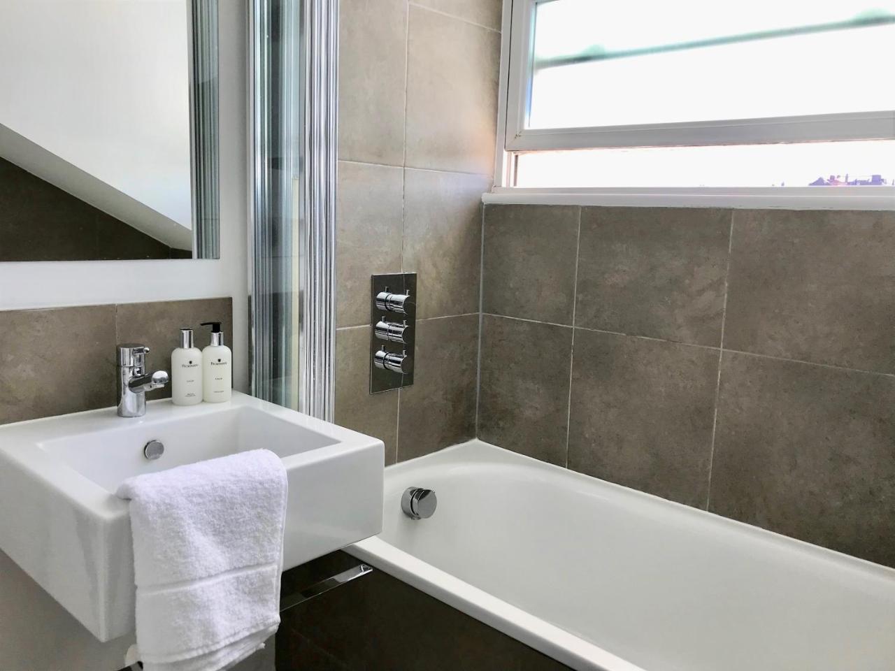Appartement Loft Studio 1 Min To Station Zone 2 Londres