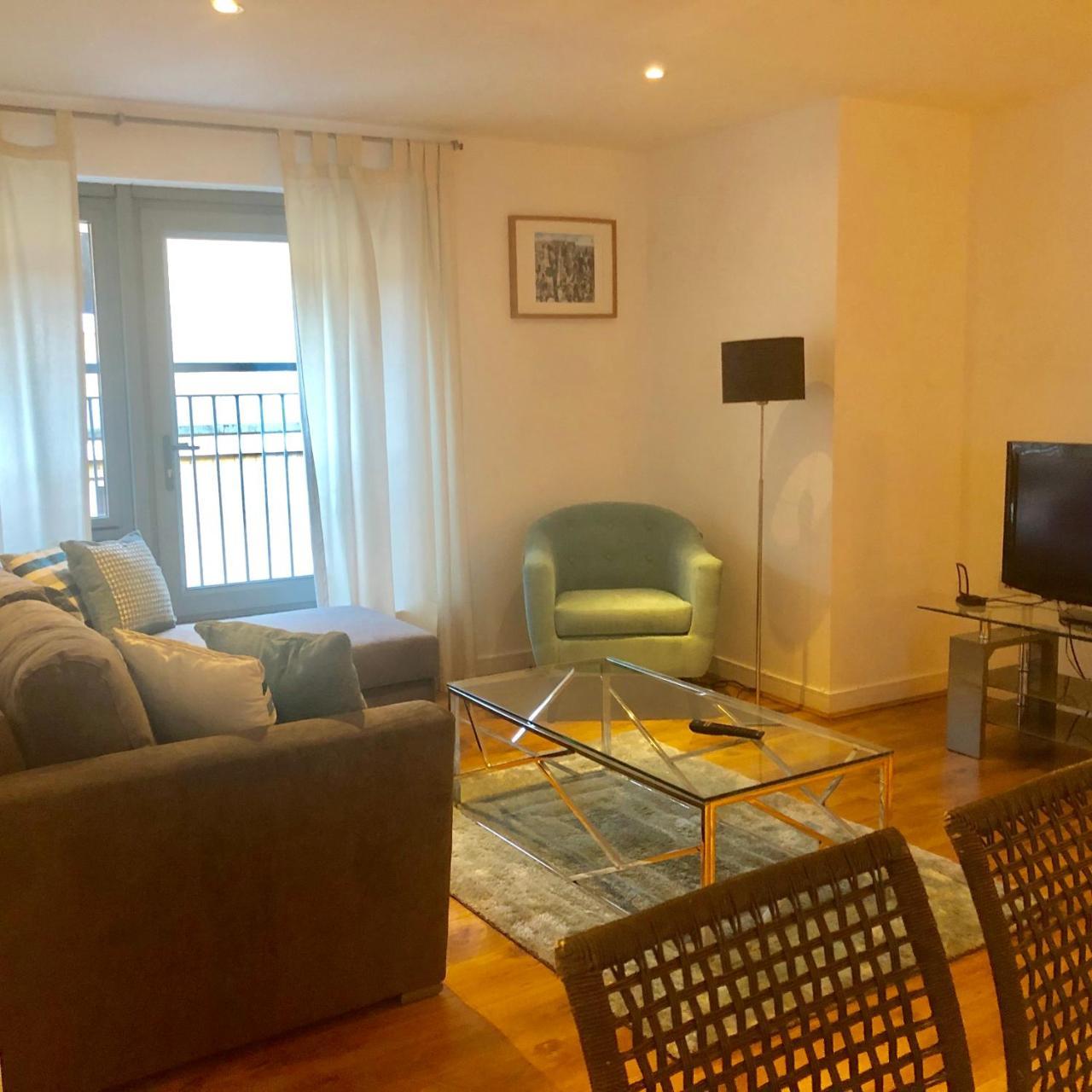 2 Bed Executive Next To Liverpool Street Free Wifi By Aparts Apartamento *