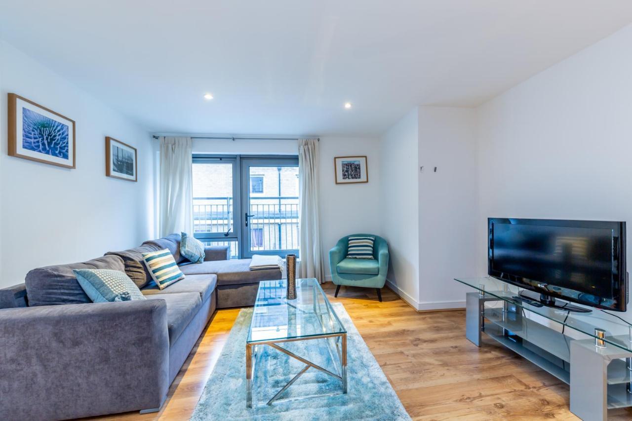 2 Bed Executive Next To Liverpool Street Free Wifi By Aparts Apartamento