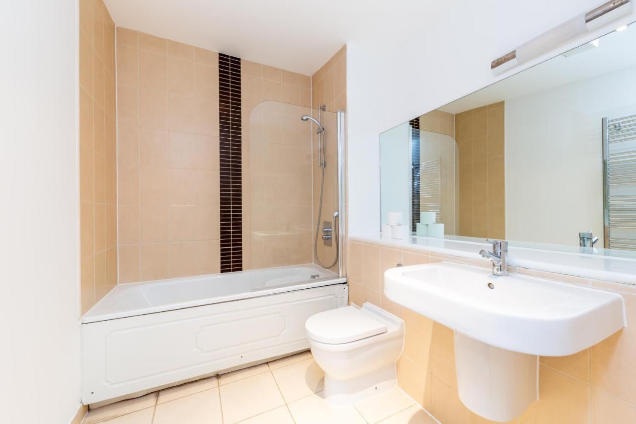 2 Bed Executive Next To Liverpool Street Free Wifi By Aparts Apartamento *