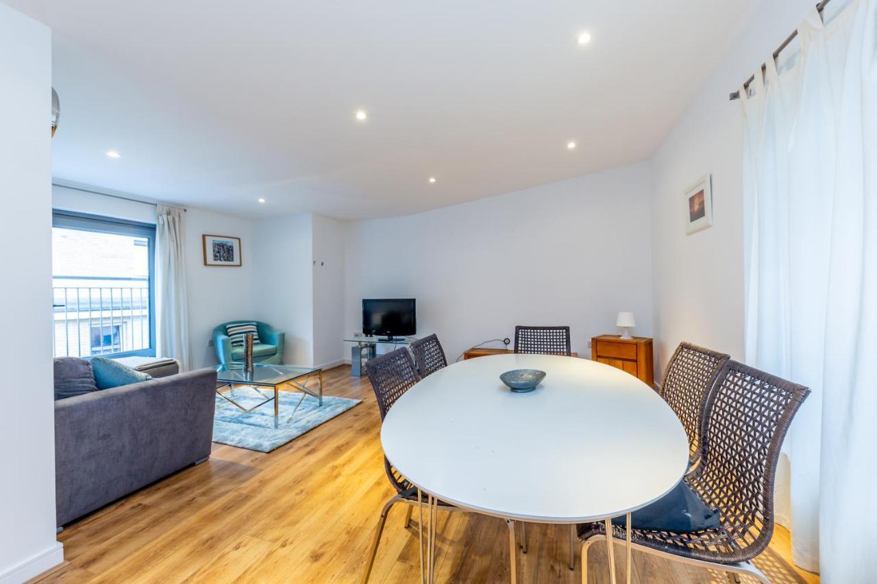 2 Bed Executive Next To Liverpool Street Free Wifi By Aparts