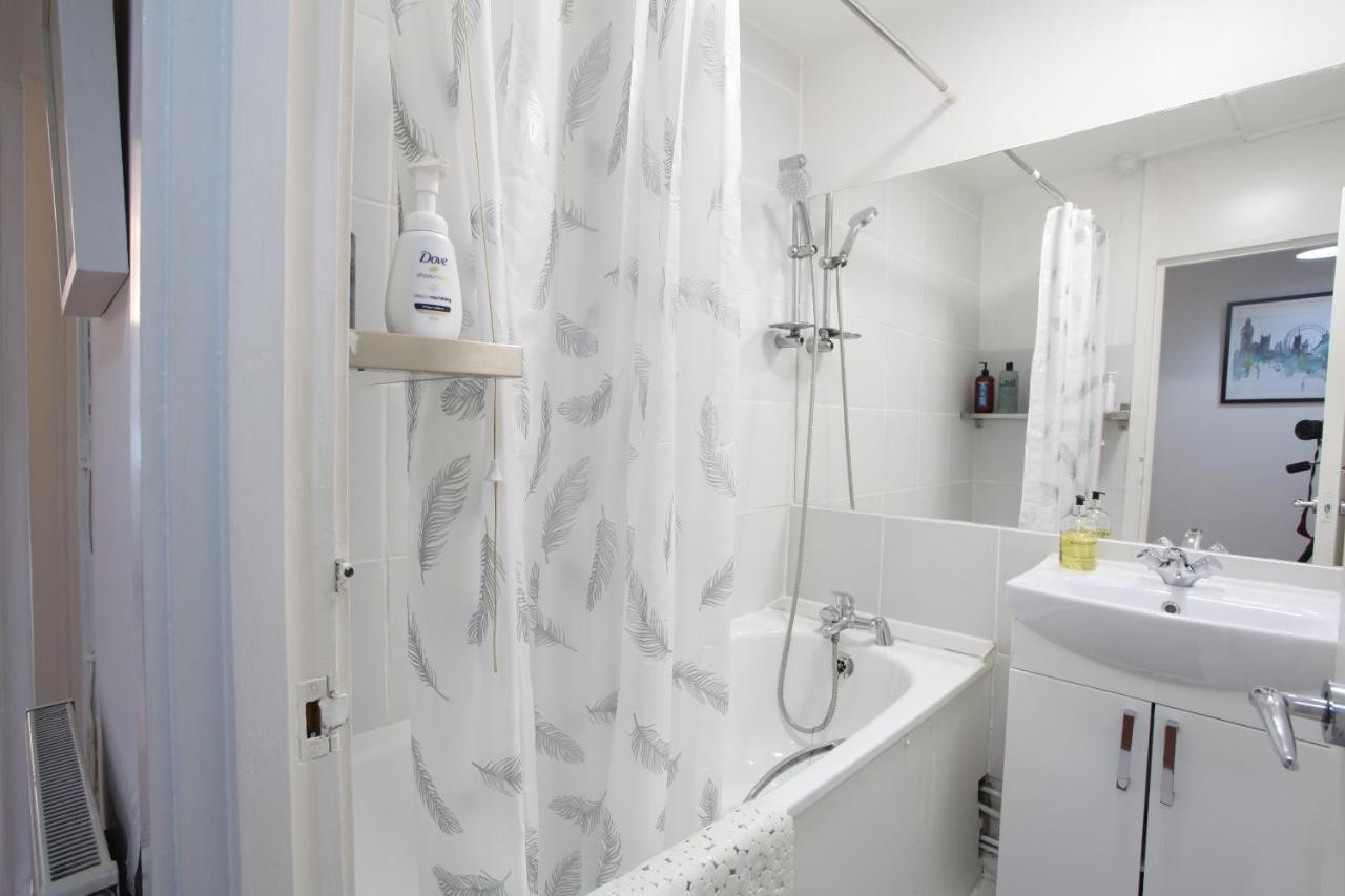 Chelsea Off Kings Road One Bedroom With Balcony Londres