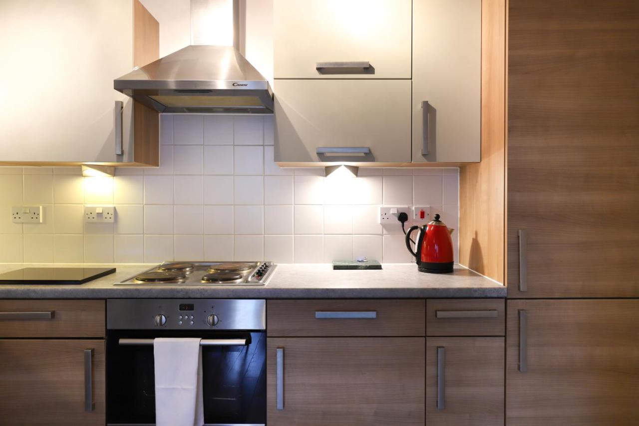 Beautiful 2 Bedroom In Borough Apartment *