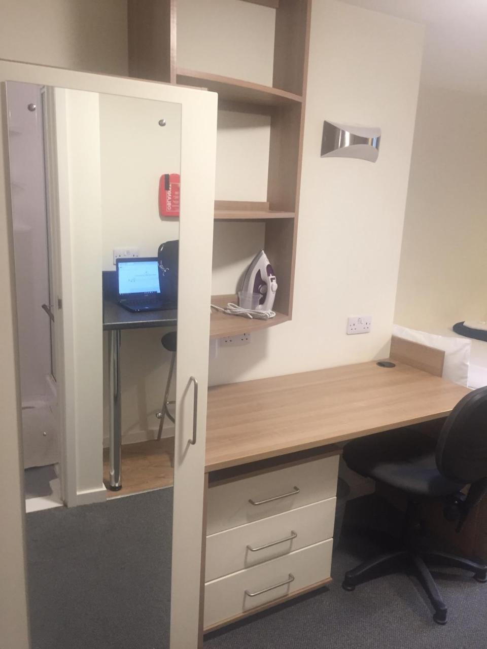 Ensuite Rooms, Southwark - Sk