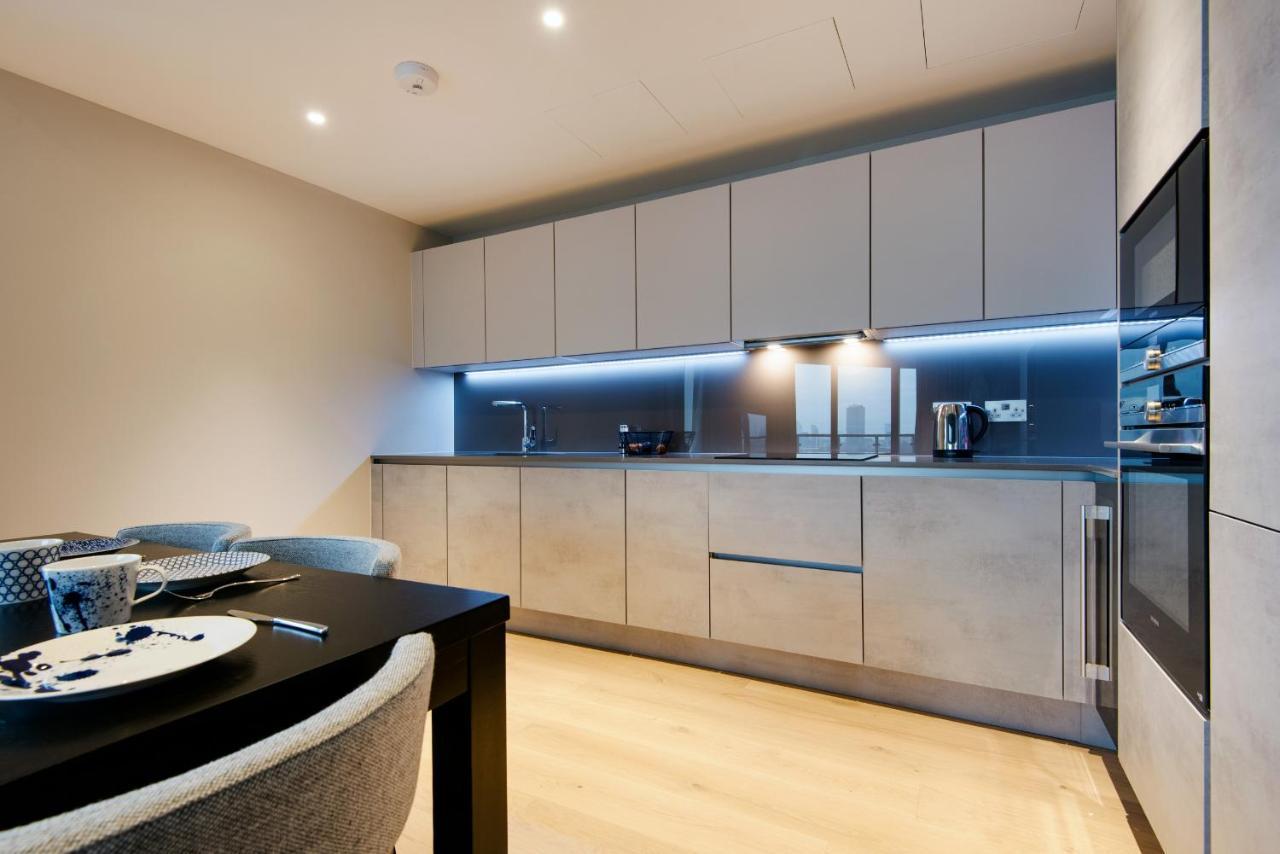 Deluxe Victoria Close To Buckingham Palace By Underthedoormat Apartamento *