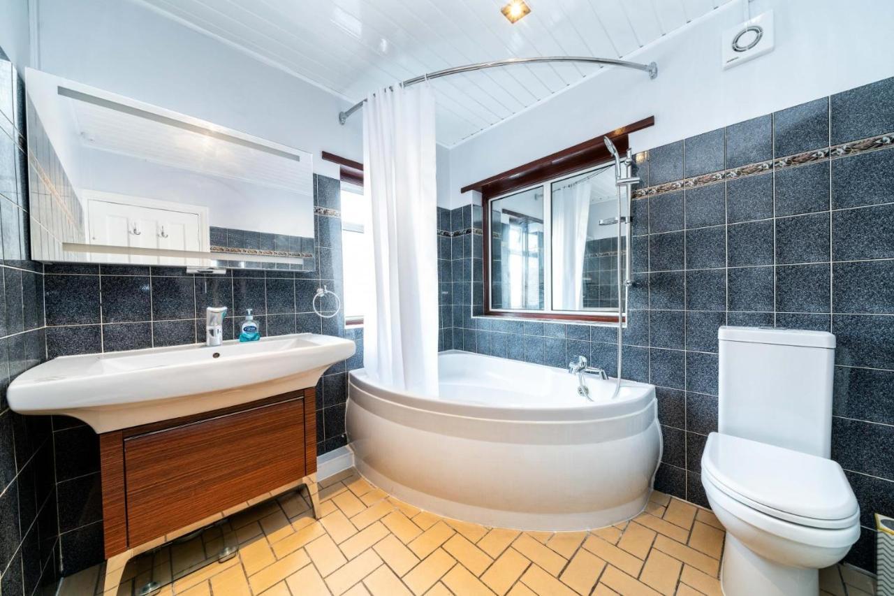New 3 Bedroom House Near Wembley Stadium *
