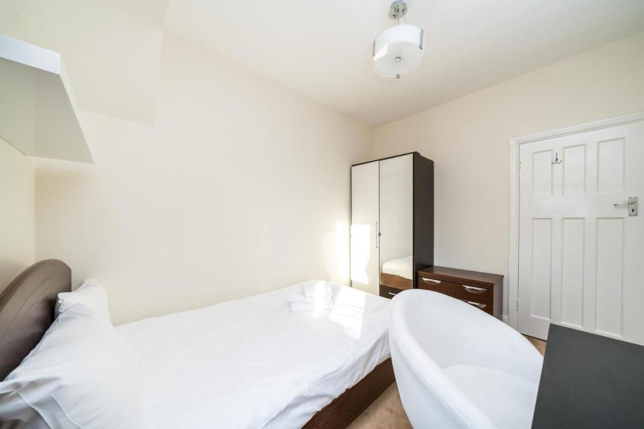 New 3 Bedroom House Near Wembley Stadium Apartamento