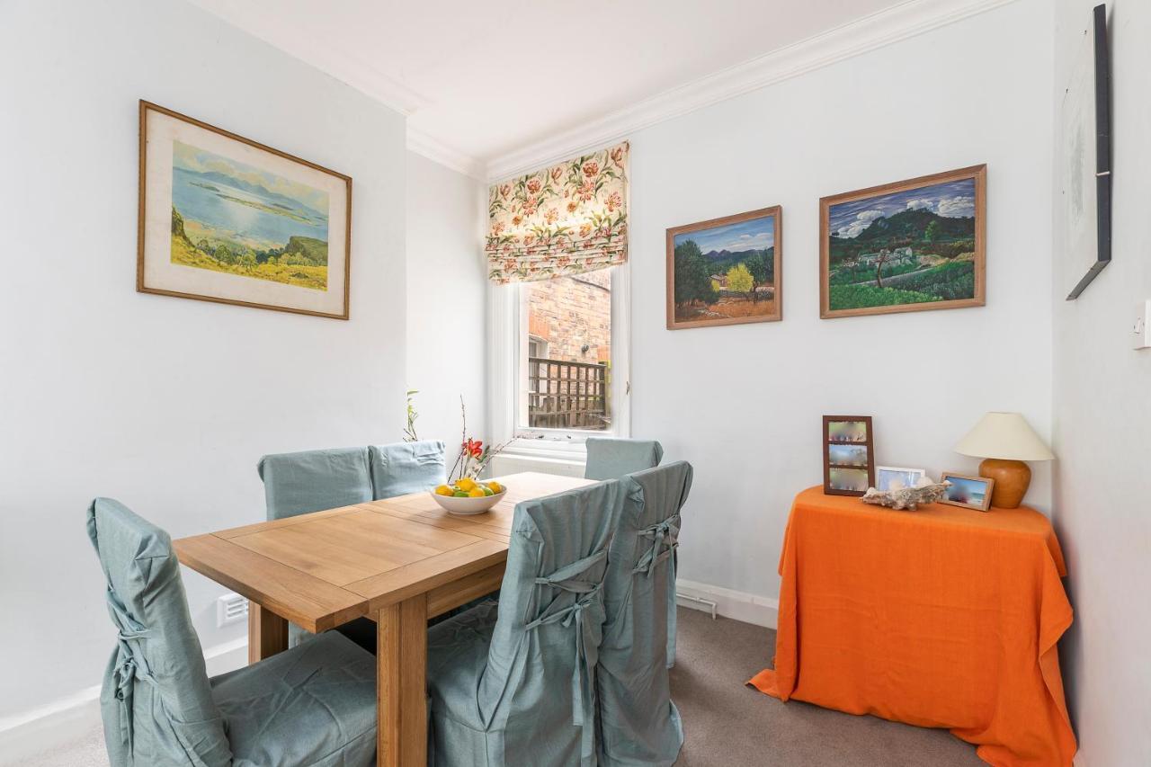 Charming House With Rooftop Terrace Londres