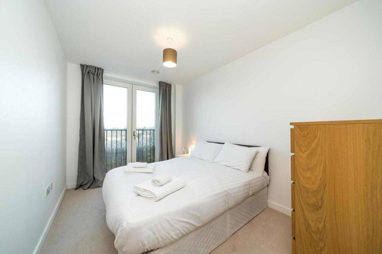 New 2bd Flat 4mins To Excel Centre Fast City Links Apartment