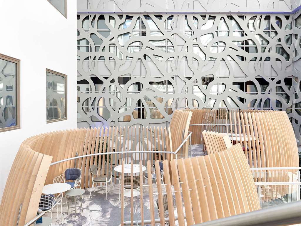 Novotel Heathrow Airport T1 T2 And T3 Hotel 4*